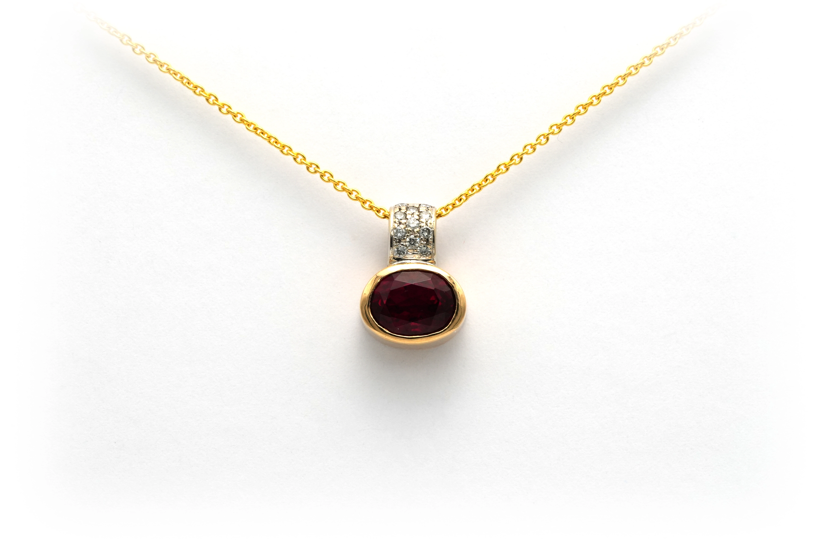 Pendentif contemporain en or jaune et blanc 18 carats serti de diamants et d'une tourmaline d'excellente qualité - - 1