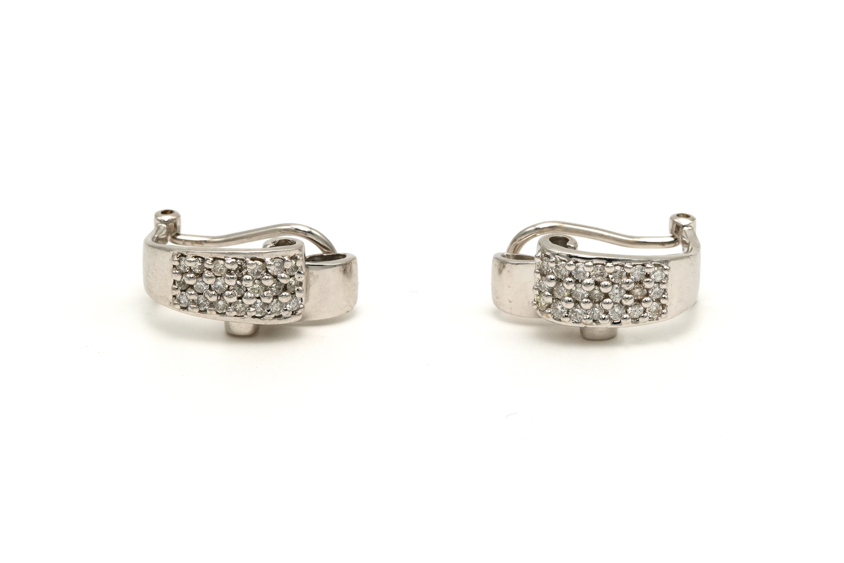 Boucles d'oreilles contemporaines en or blanc 18 carats serties de diamants - - 1