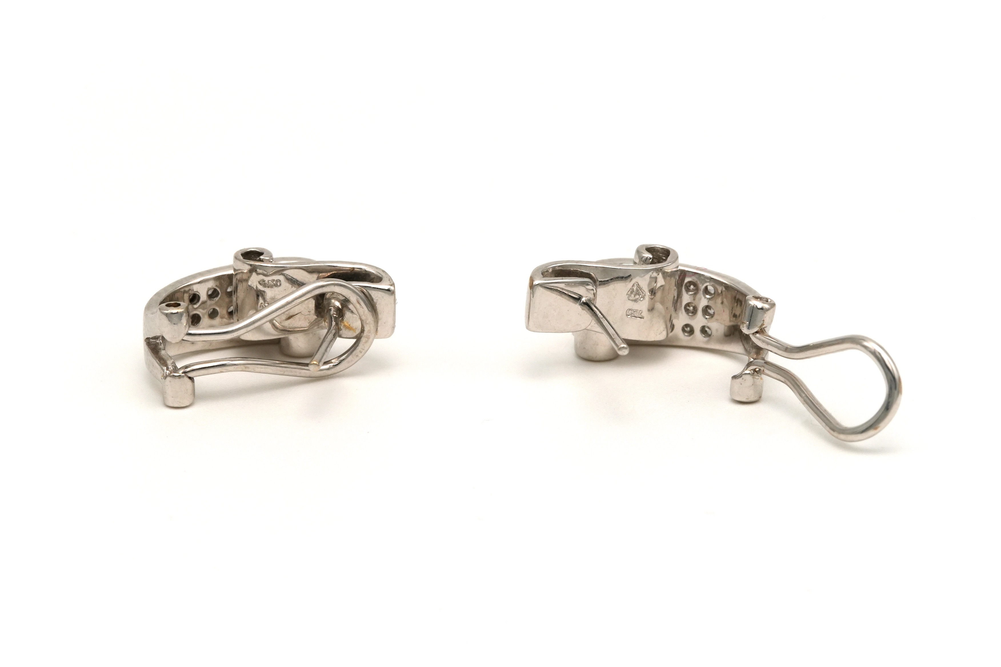 Boucles d'oreilles contemporaines en or blanc 18 carats serties de diamants - - 2