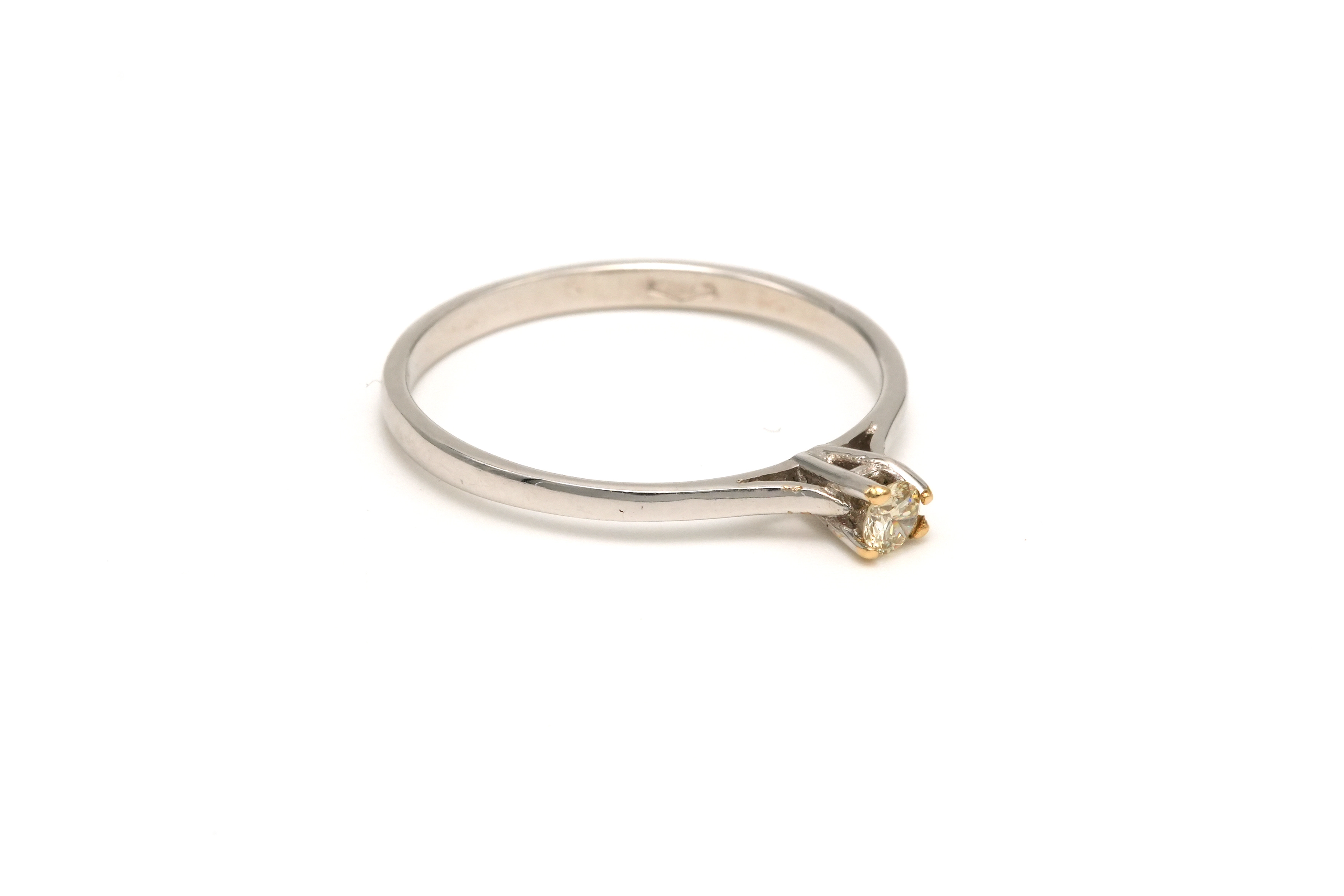 Bague contemporaine en or blanc 18 carats sertie d'un diamant (0.07 carat) - 6