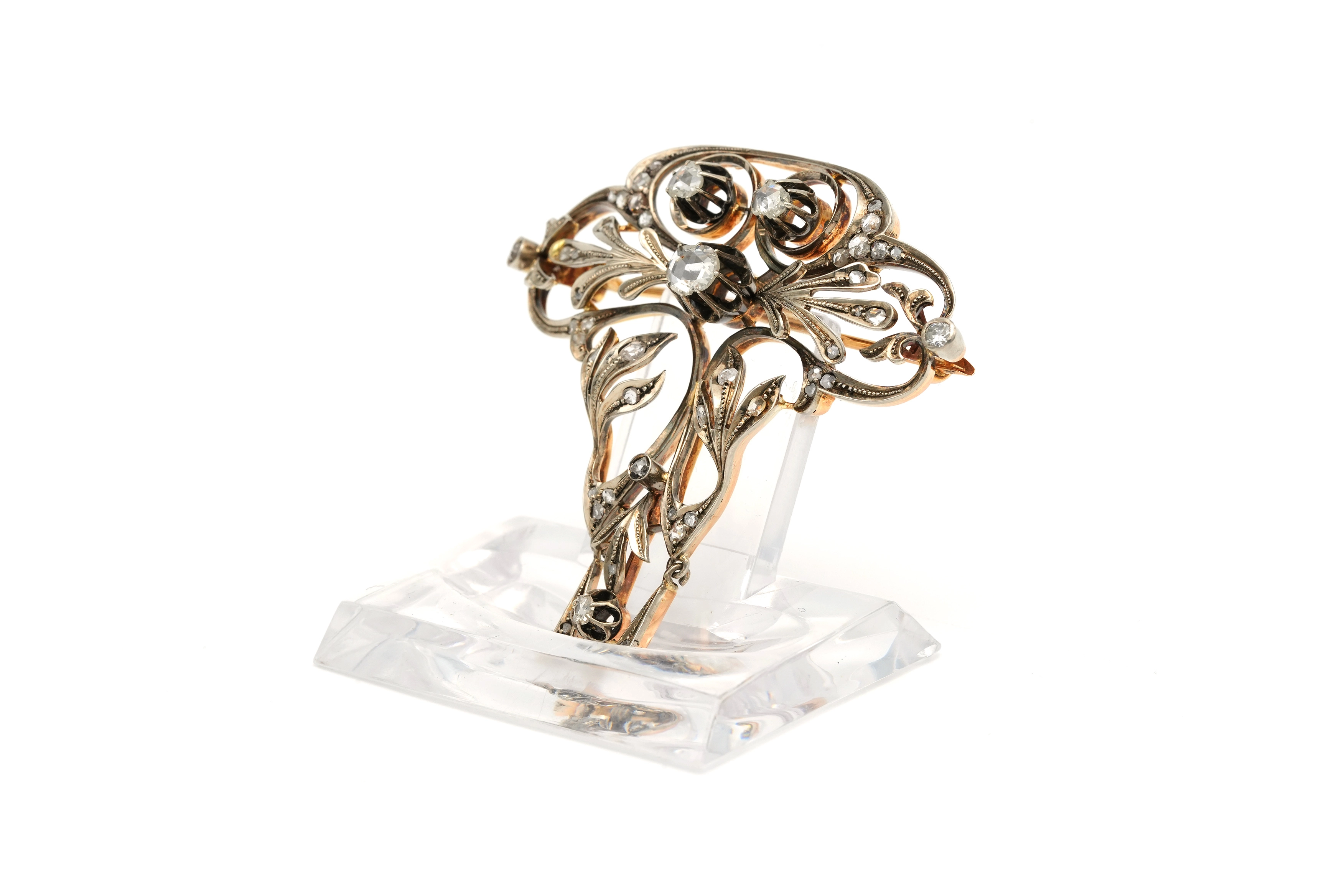 Broche Art Nouveau en or jaune 18 carats et argent sertie de diamants "taille" rose - 2