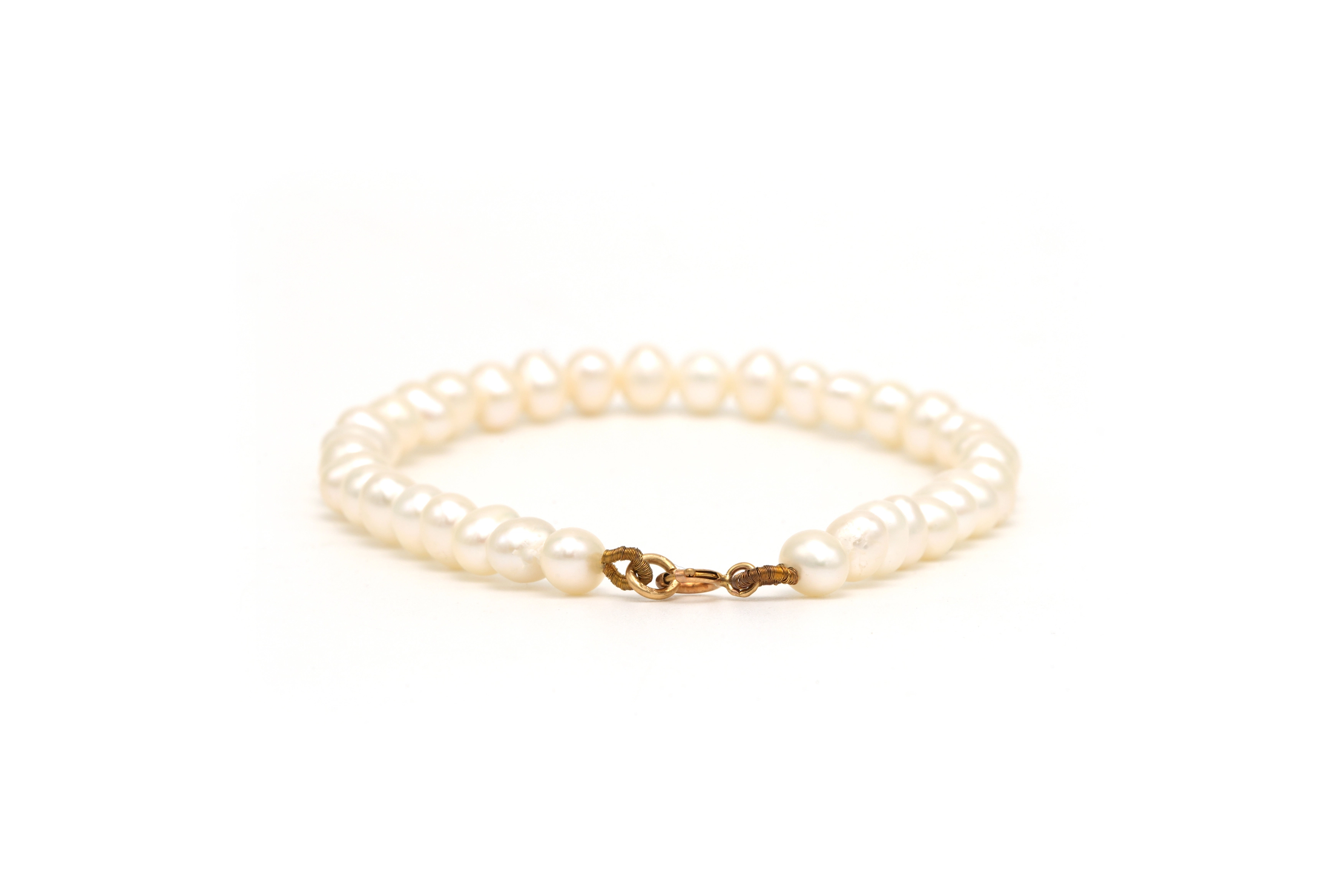 Bracelet contemporain en or jaune 18 carats et perles - 4