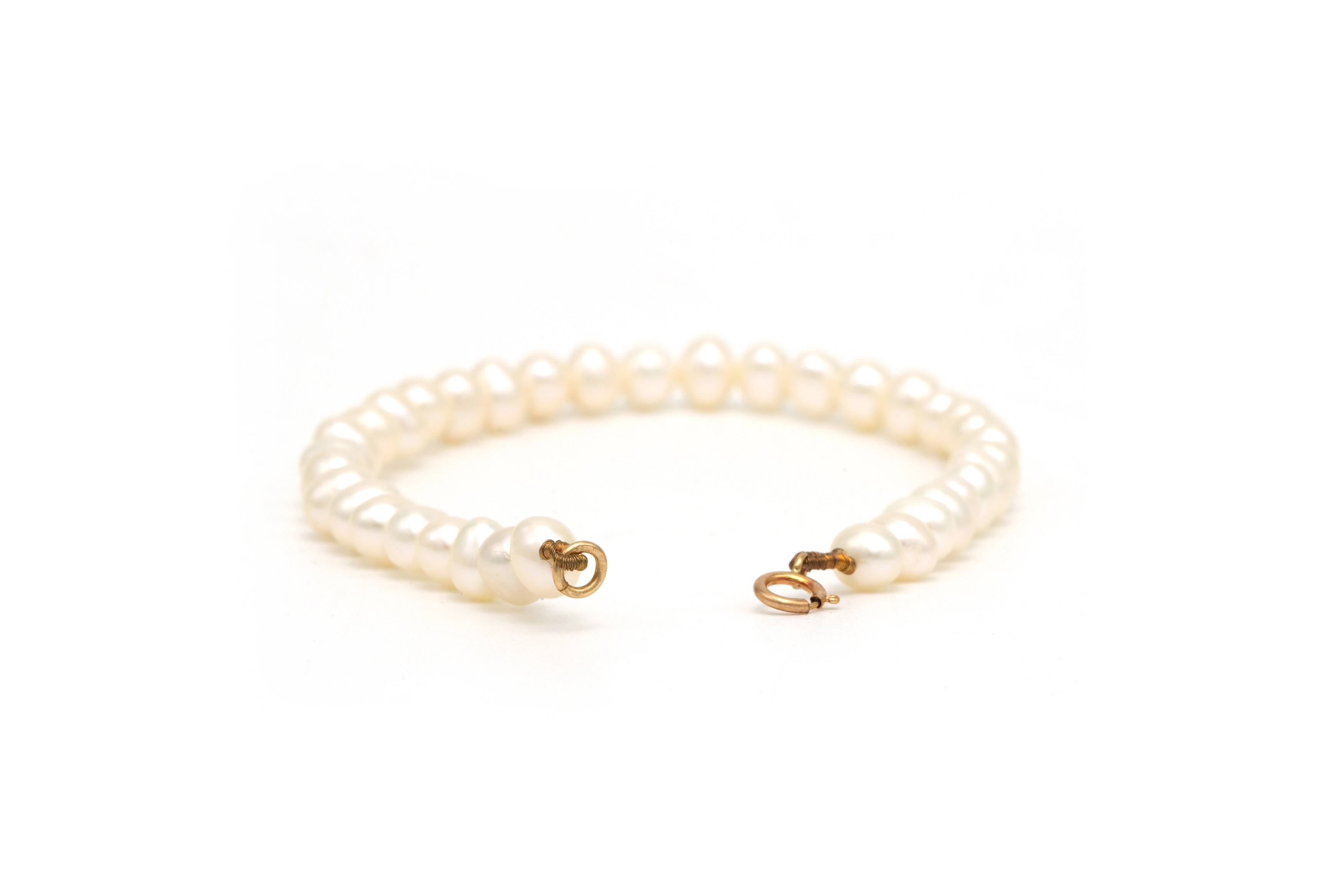 Bracelet contemporain en or jaune 18 carats et perles - 5