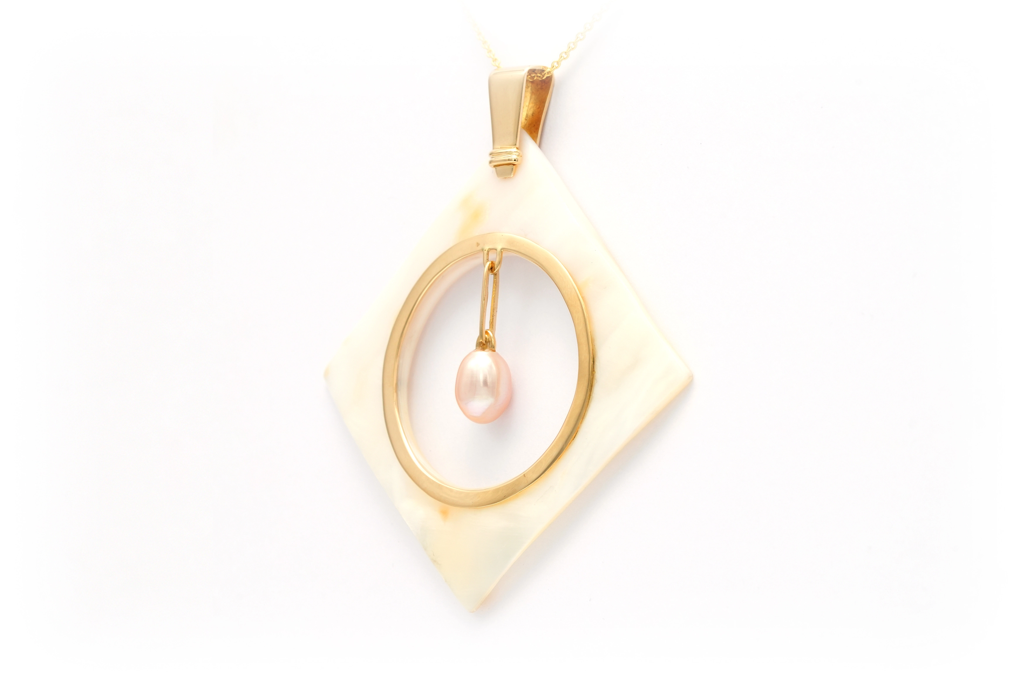 Pendentif Années 70 en or jaune 18 carats et nacre serti d'une perle - 2