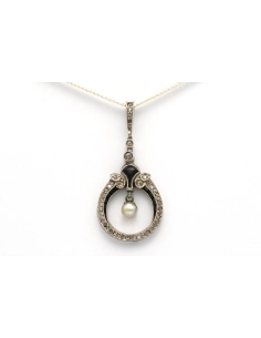 Pendentif Art Déco en or blanc 18 carats et onyx serti de diamants "taille" rose et d'une perle - 1