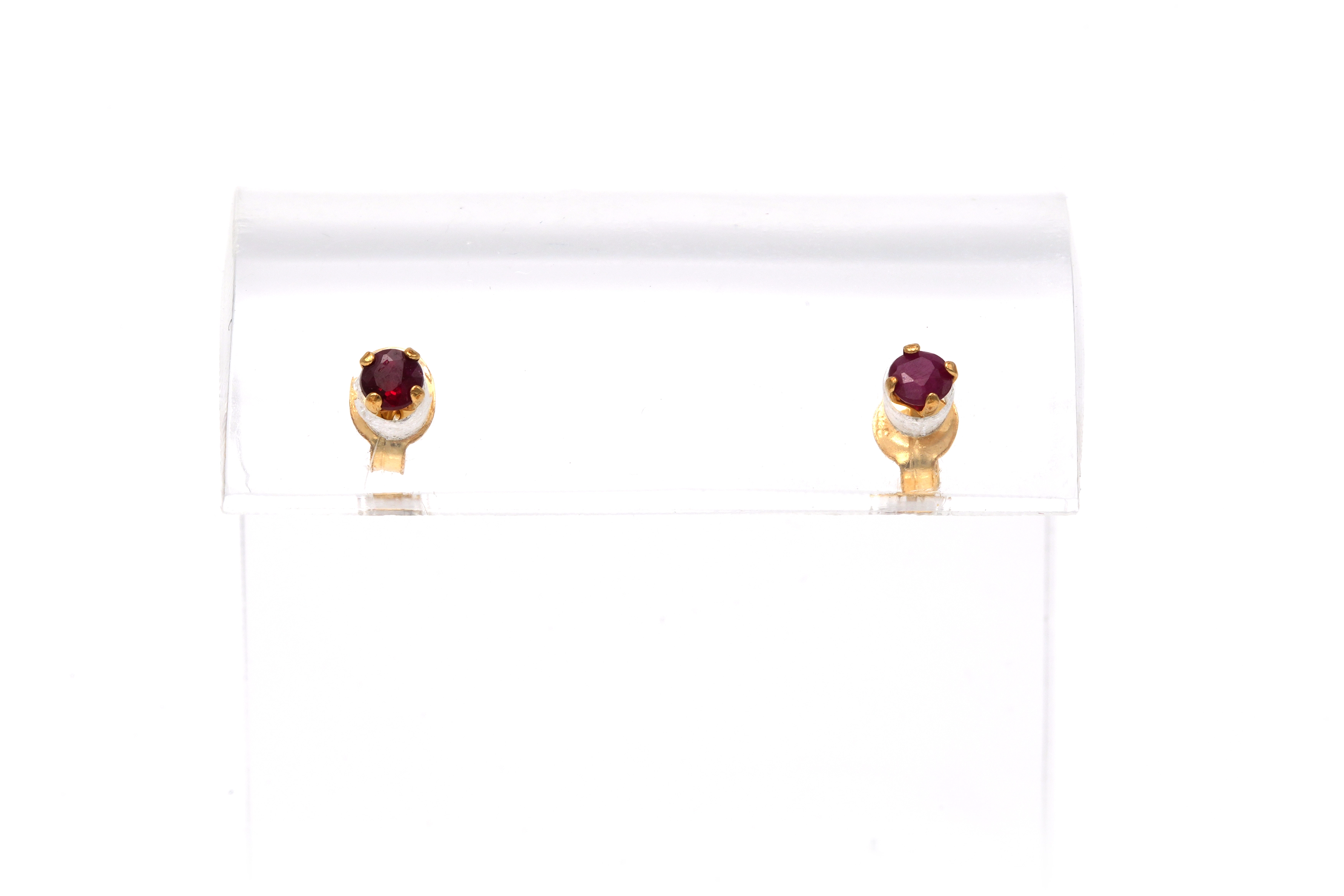 Boucles d'oreilles contemporaines en or jaune 9 carats serties de rubis - 3