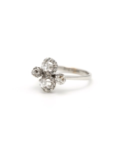 Bague Art Déco en or blanc 18 carats sertie de diamants - 2