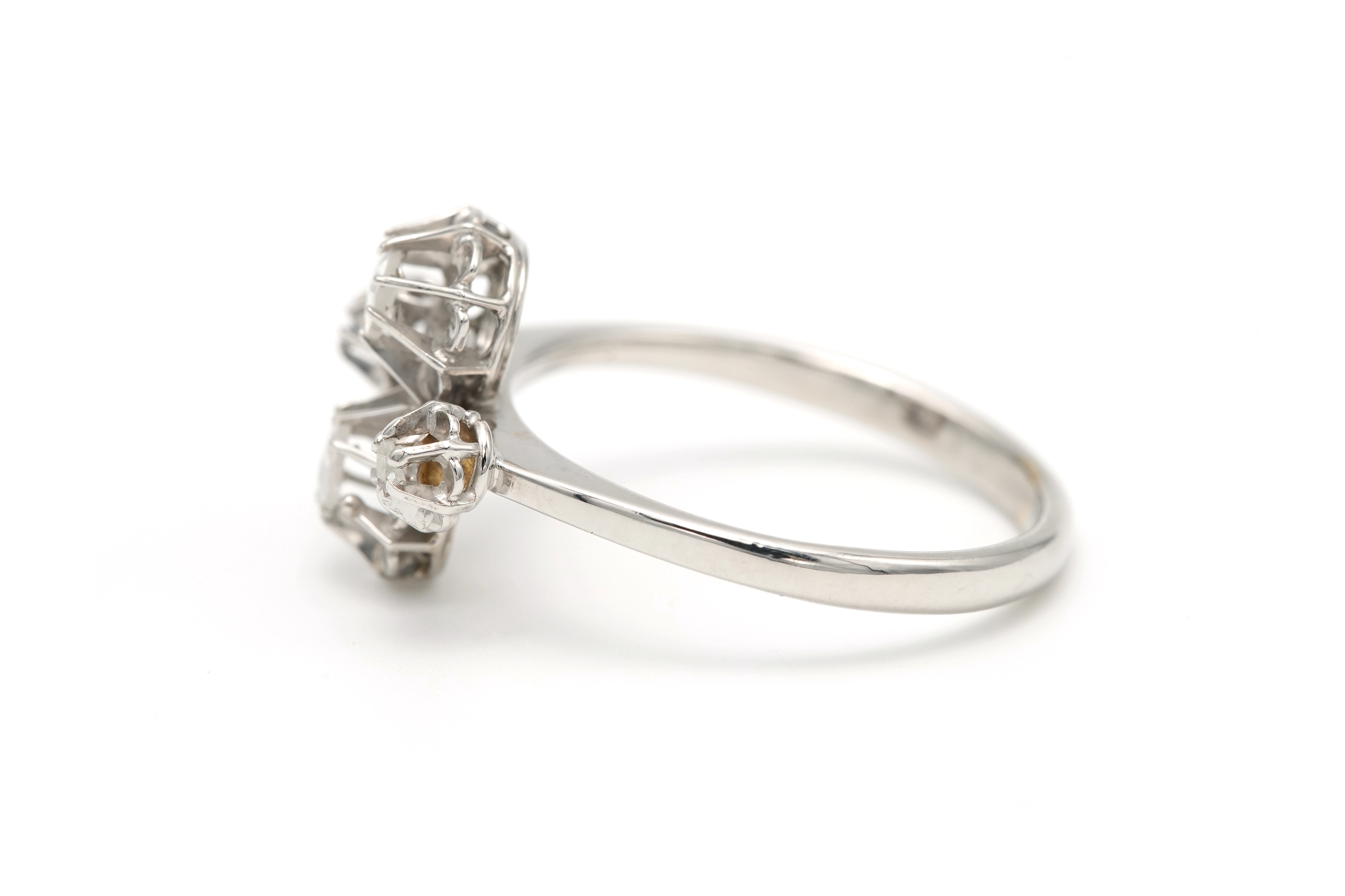 Bague Art Déco en or blanc 18 carats sertie de diamants - 3