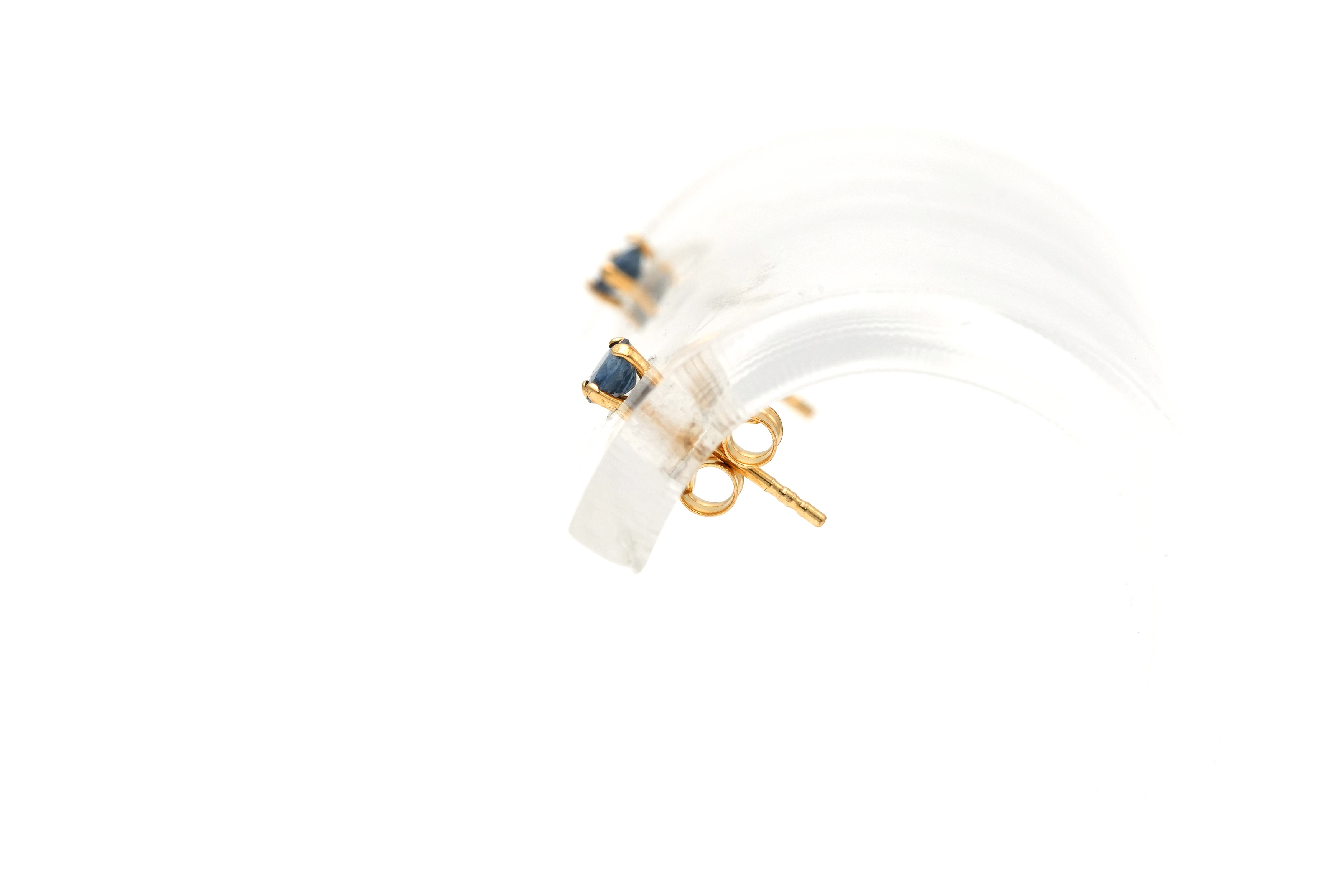 Boucles d'oreilles contemporaines en or jaune 18 carats serties de saphirs - 5