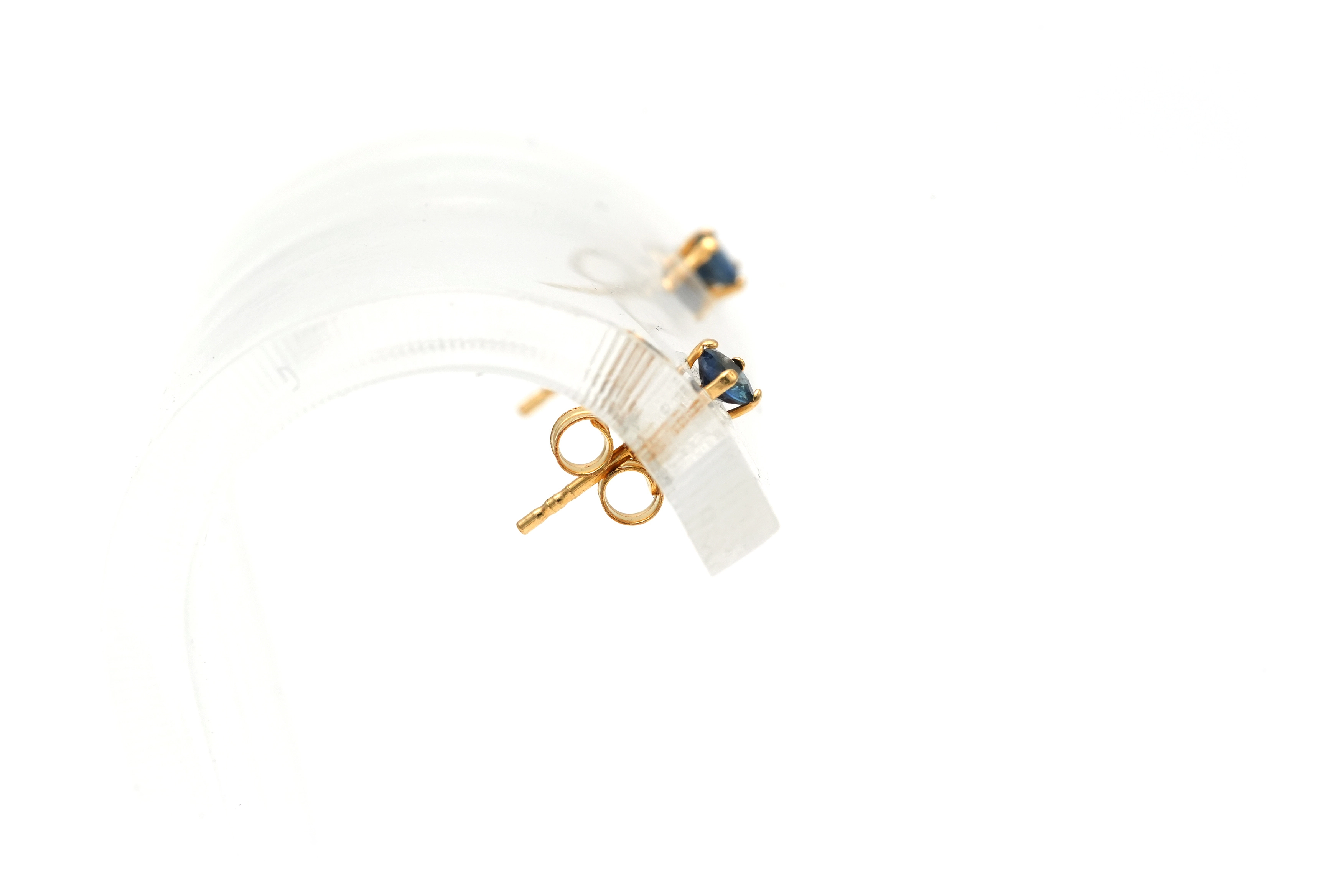 Boucles d'oreilles contemporaines en or jaune 18 carats serties de saphirs - 6