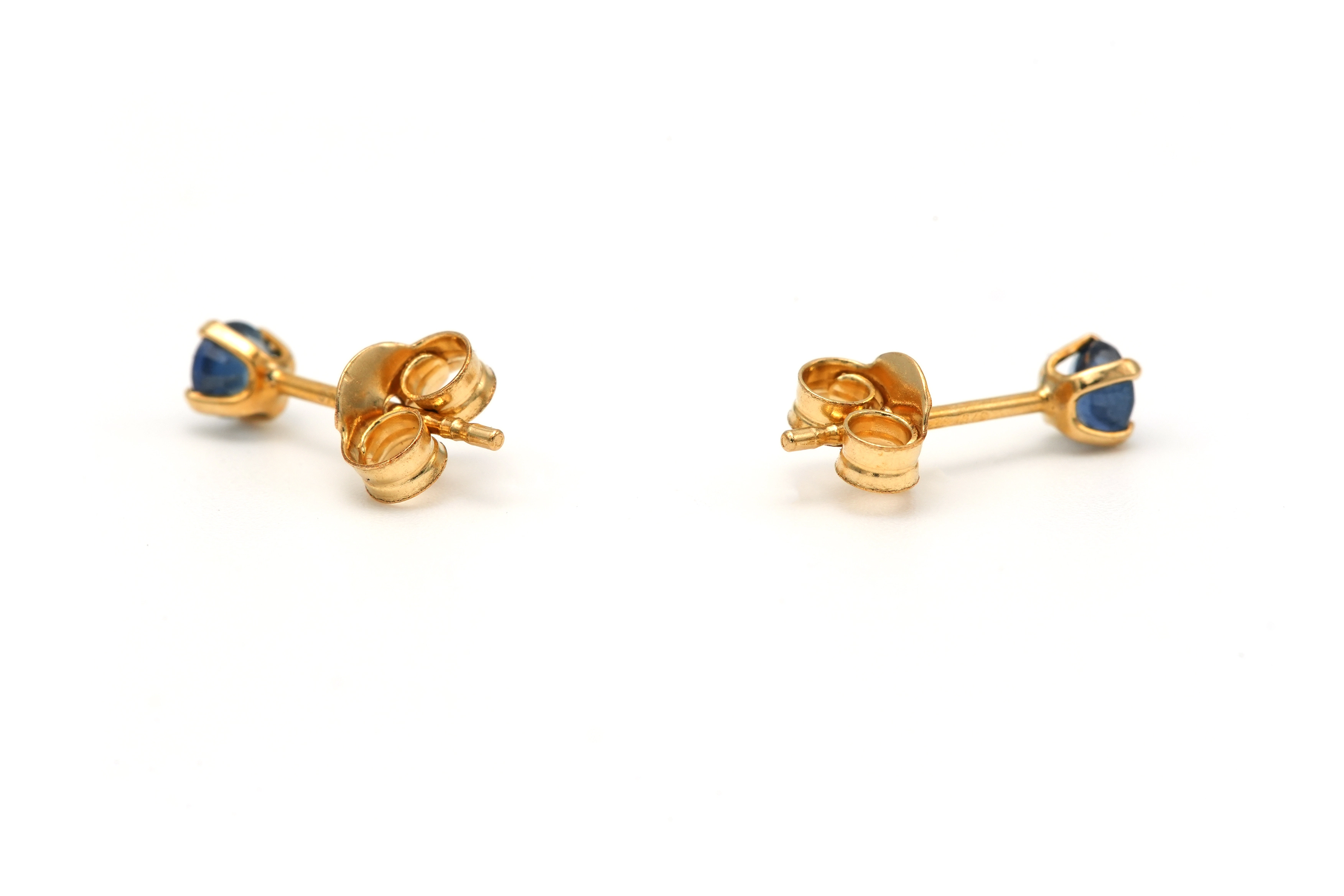 Boucles d'oreilles contemporaines en or jaune 18 carats serties de saphirs - 2