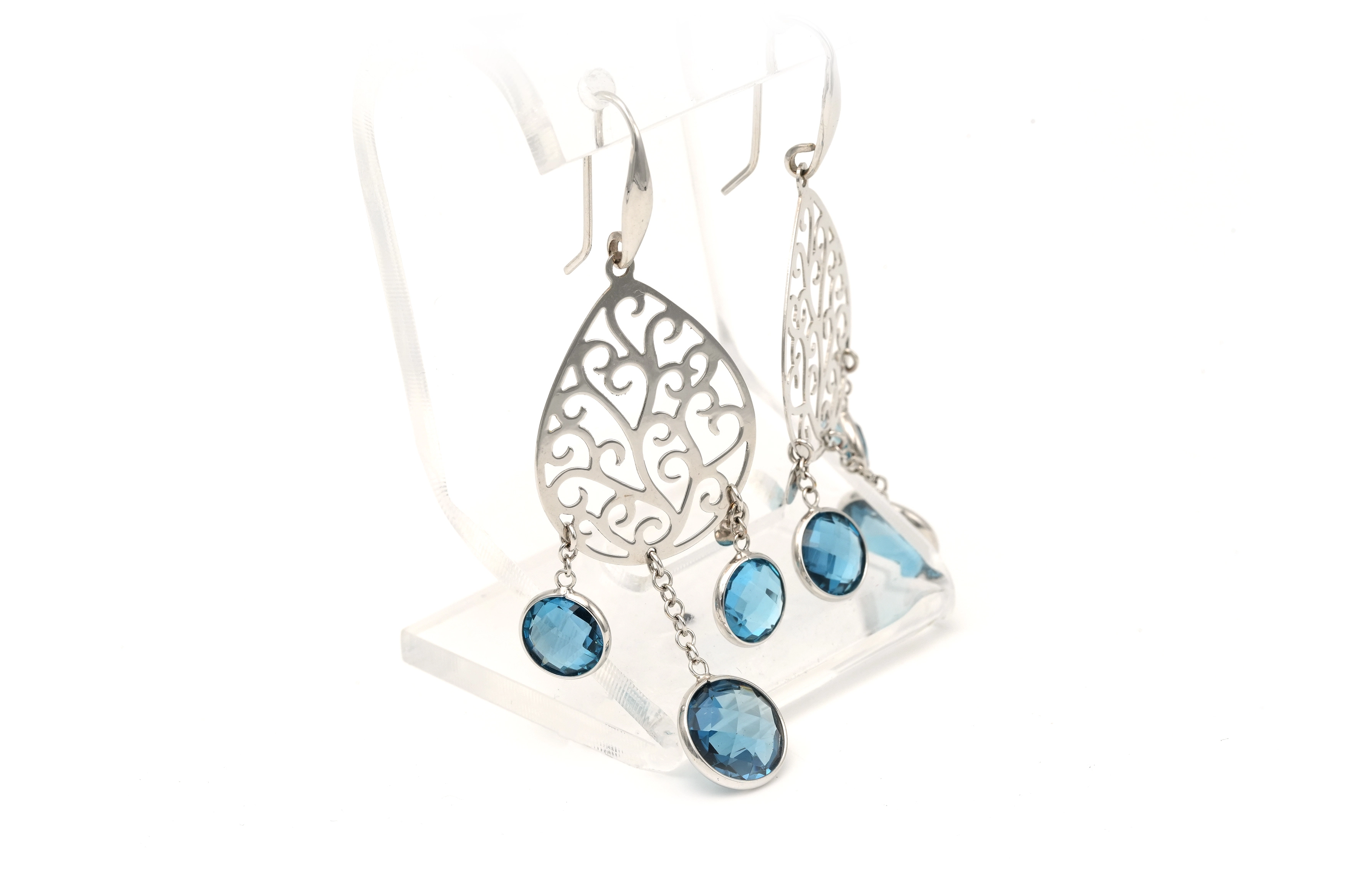 Boucles d'oreilles contemporaines en or blanc 18 carats serties de topazes - 7