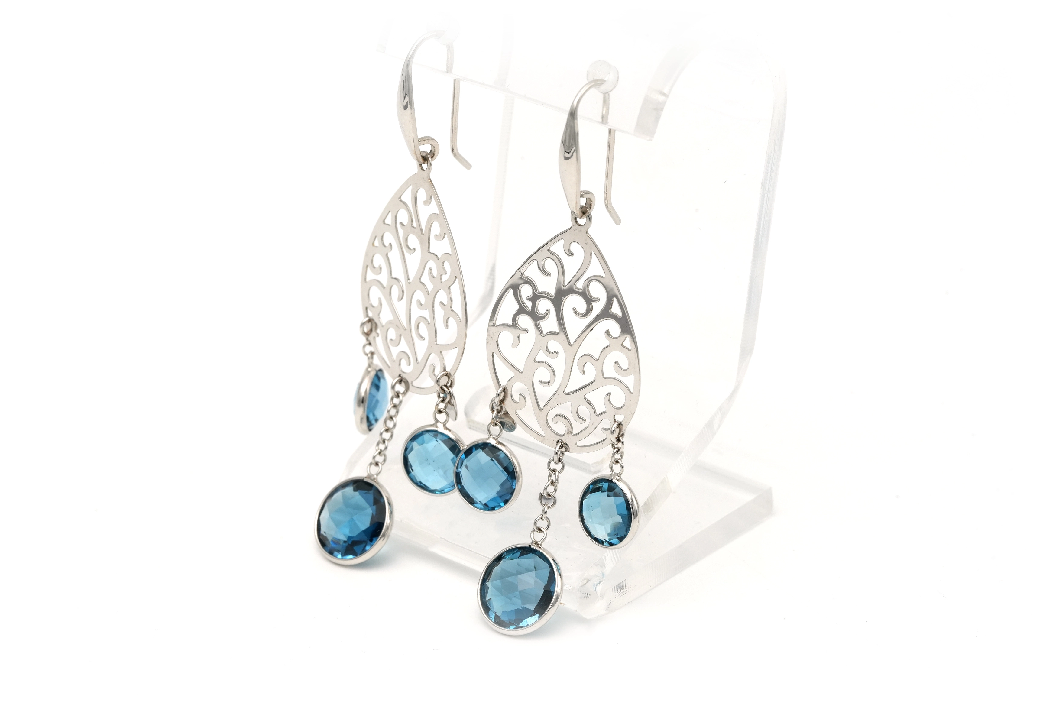 Boucles d'oreilles contemporaines en or blanc 18 carats serties de topazes - 4