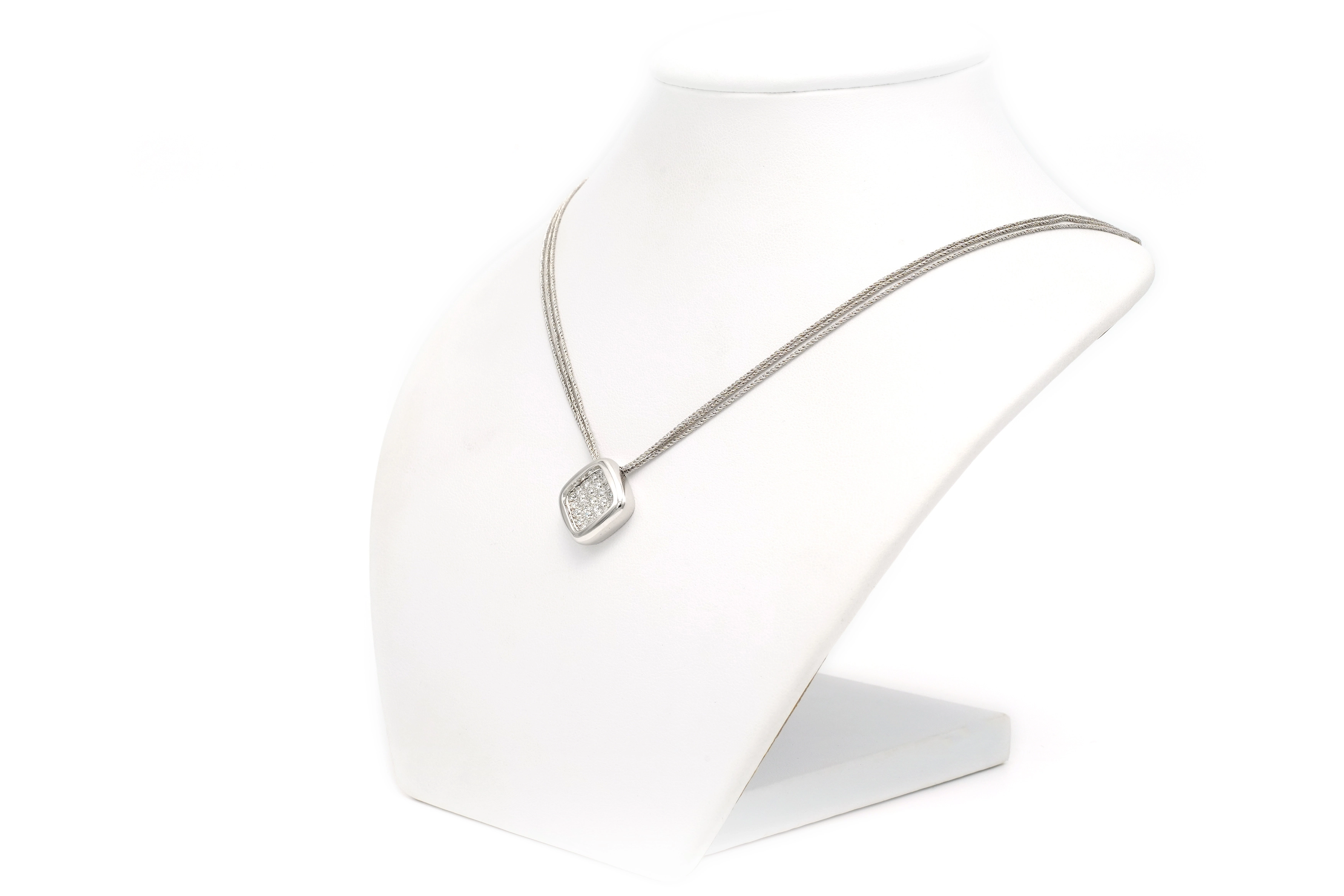 Collier contemporain en or blanc 18 carats serti de diamants "taille" brillant (0,62ct) - 2