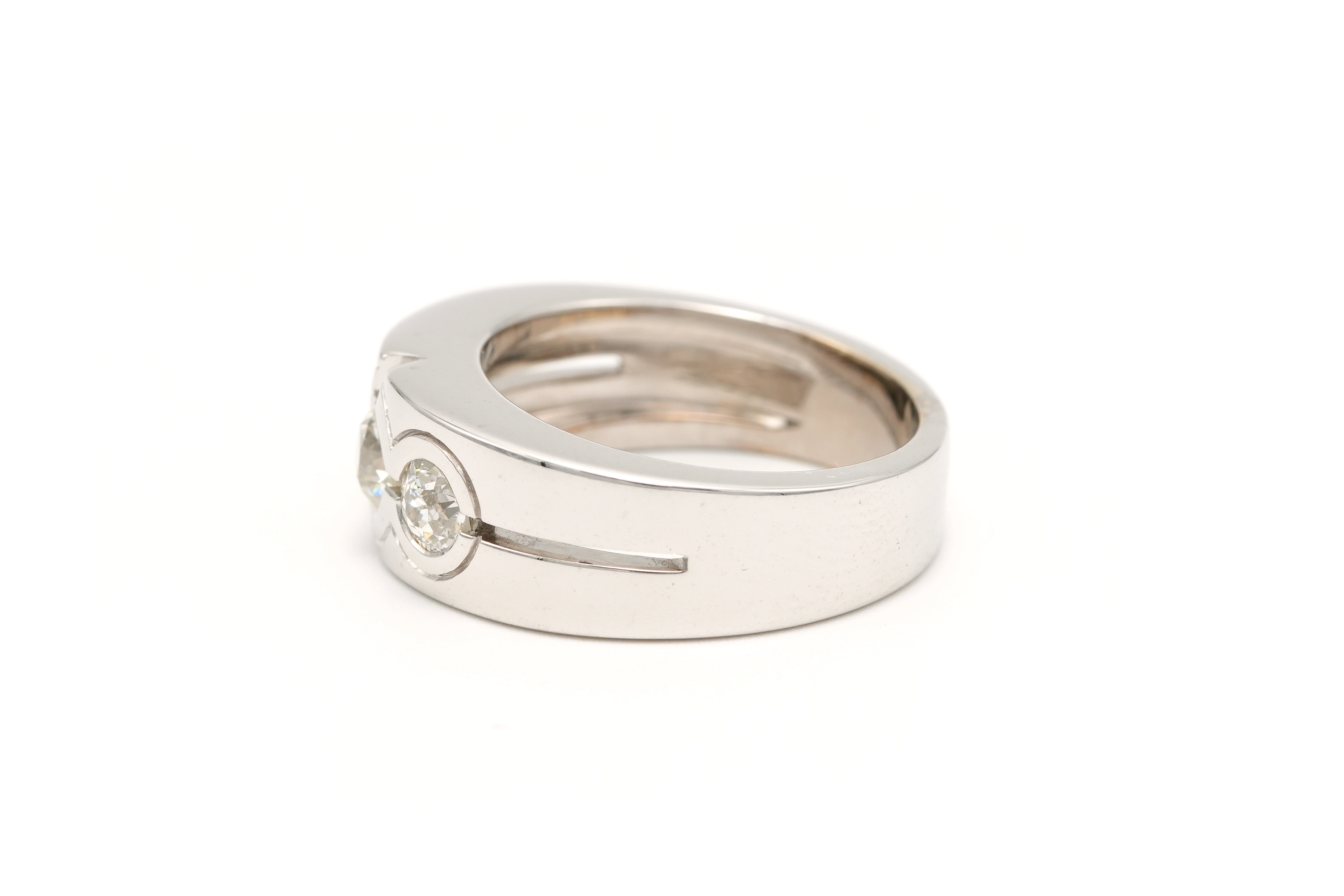 Bague Années 50 en or blanc 18 carats sertie de diamants "taille" brillant (+-0.64 ct) - 3