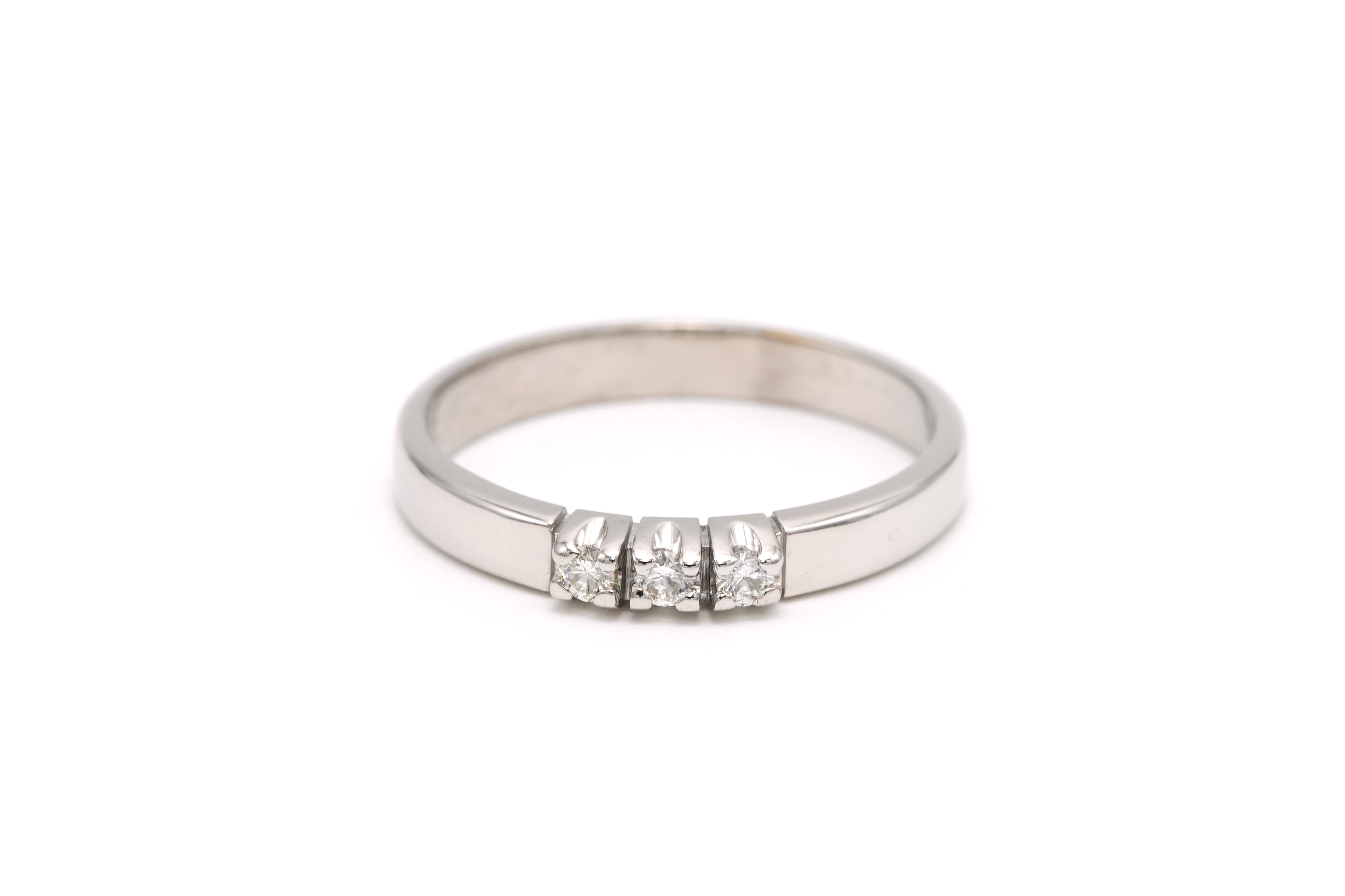 Bague contemporaine en or blanc 14 carats sertie de diamants "taille" brillant (+-0.075ct) - - 1