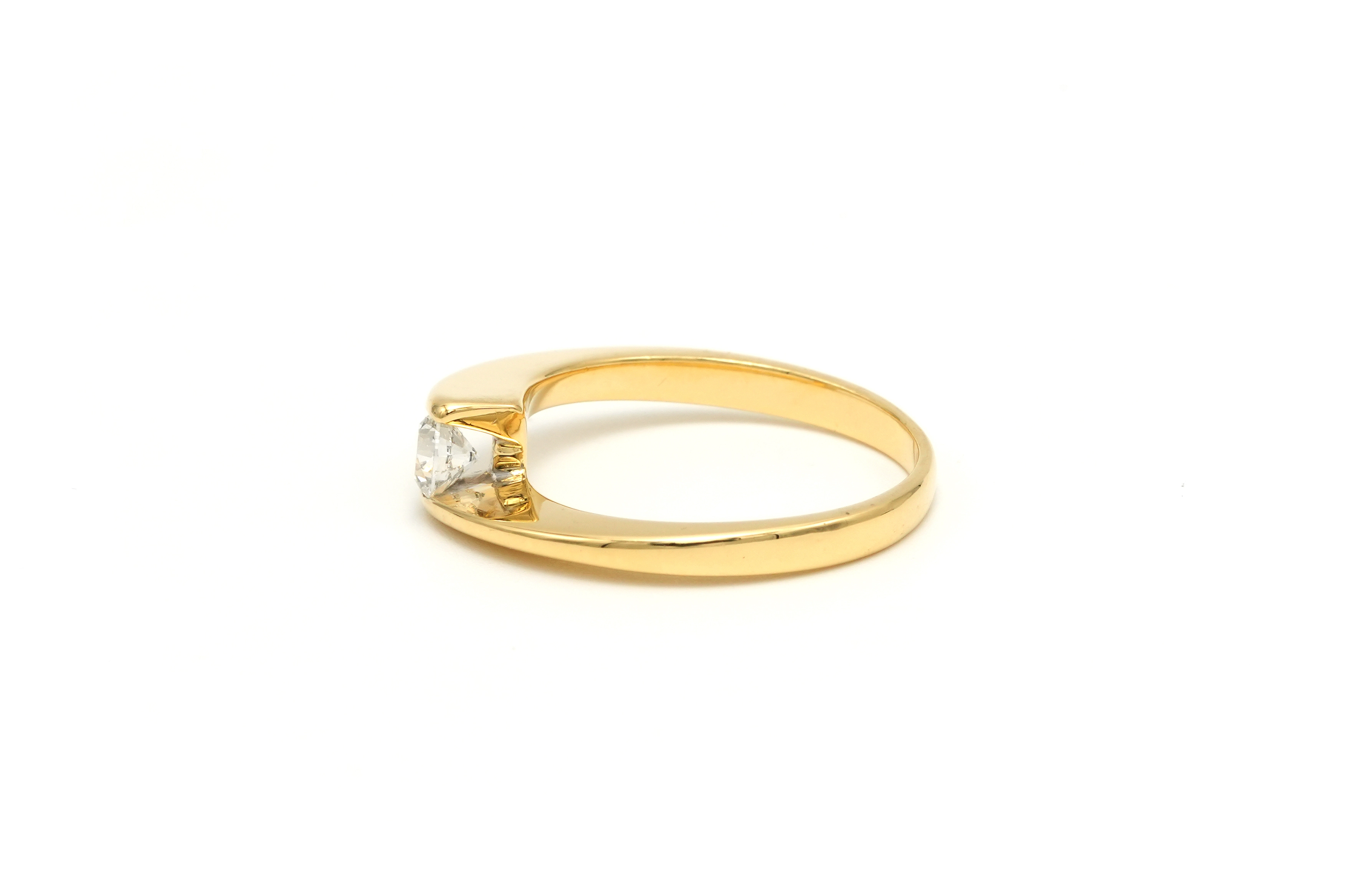 Bague contemporaine en or jaune 18 carats sertie d'un diamant "taille" brillant (+-0.25ct) - 3