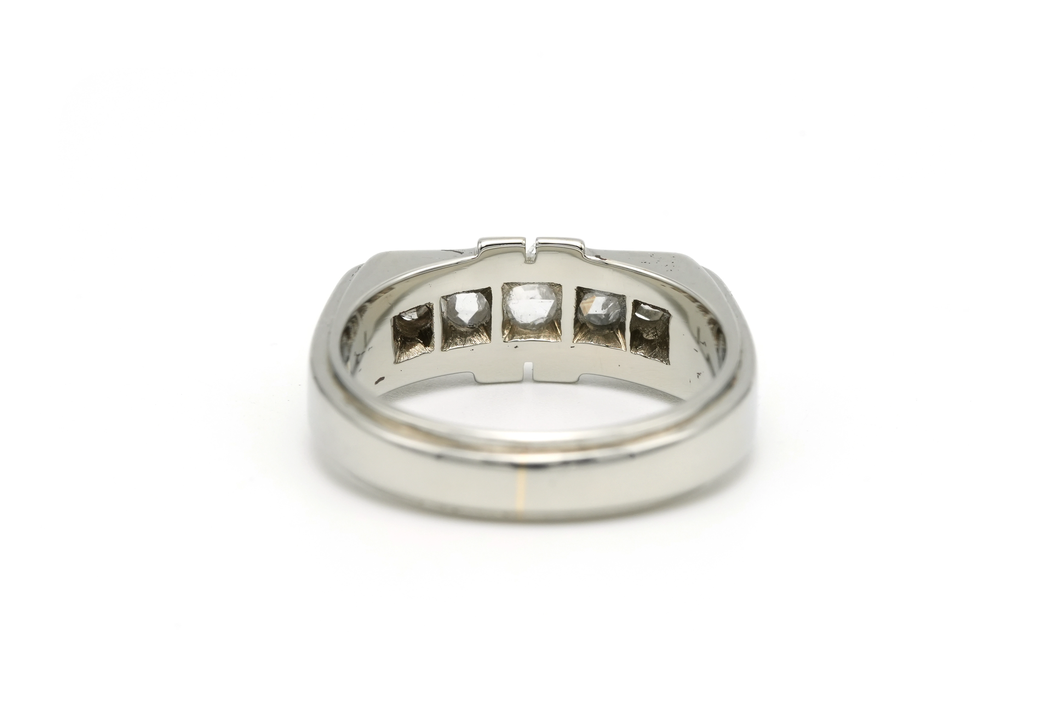 Bague Art Déco en or blanc 18 carats sertie de diamants "taille" rose - 4