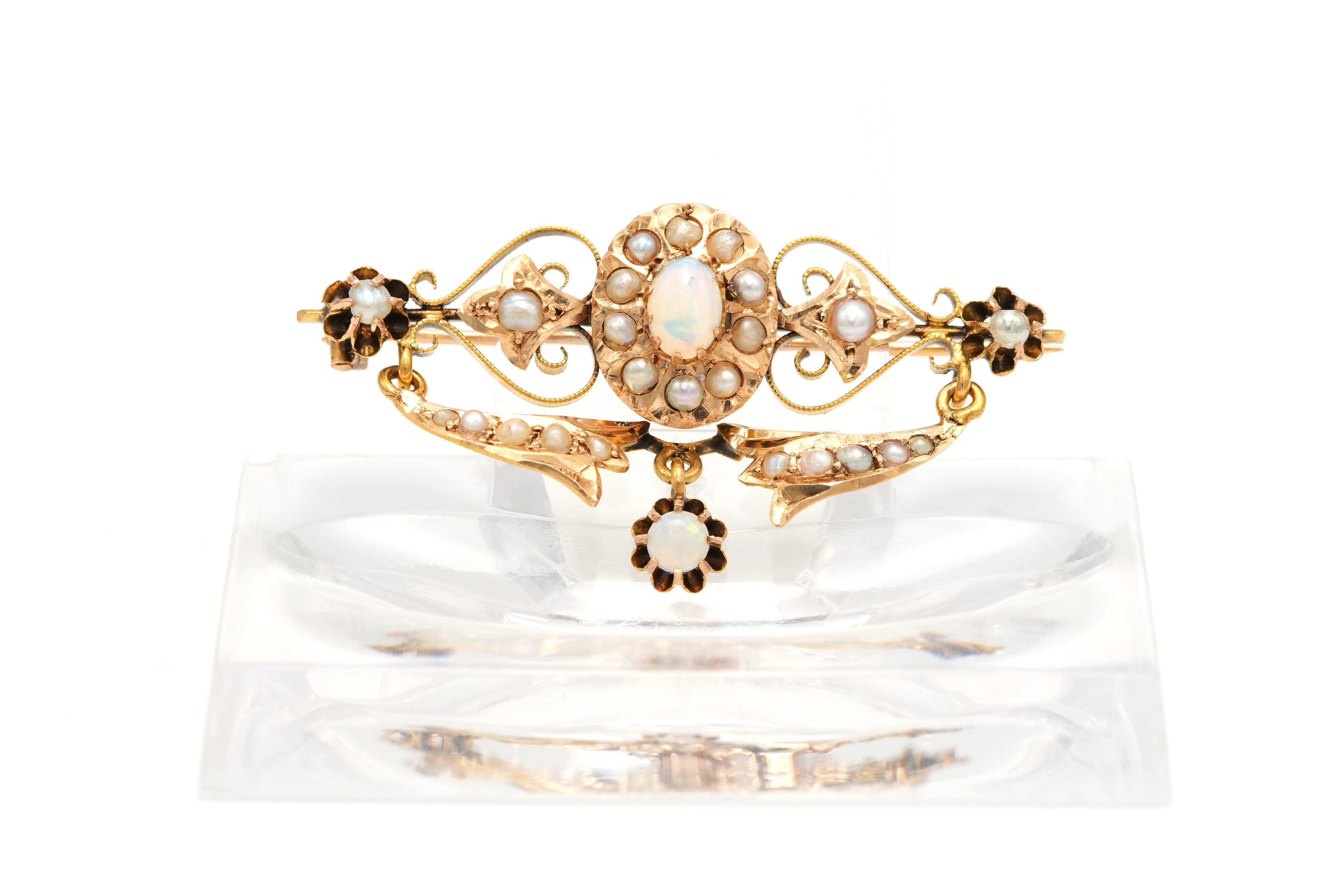 Broche Art Nouveau en or jaune 18 carats sertie d'opales et de perles - 3