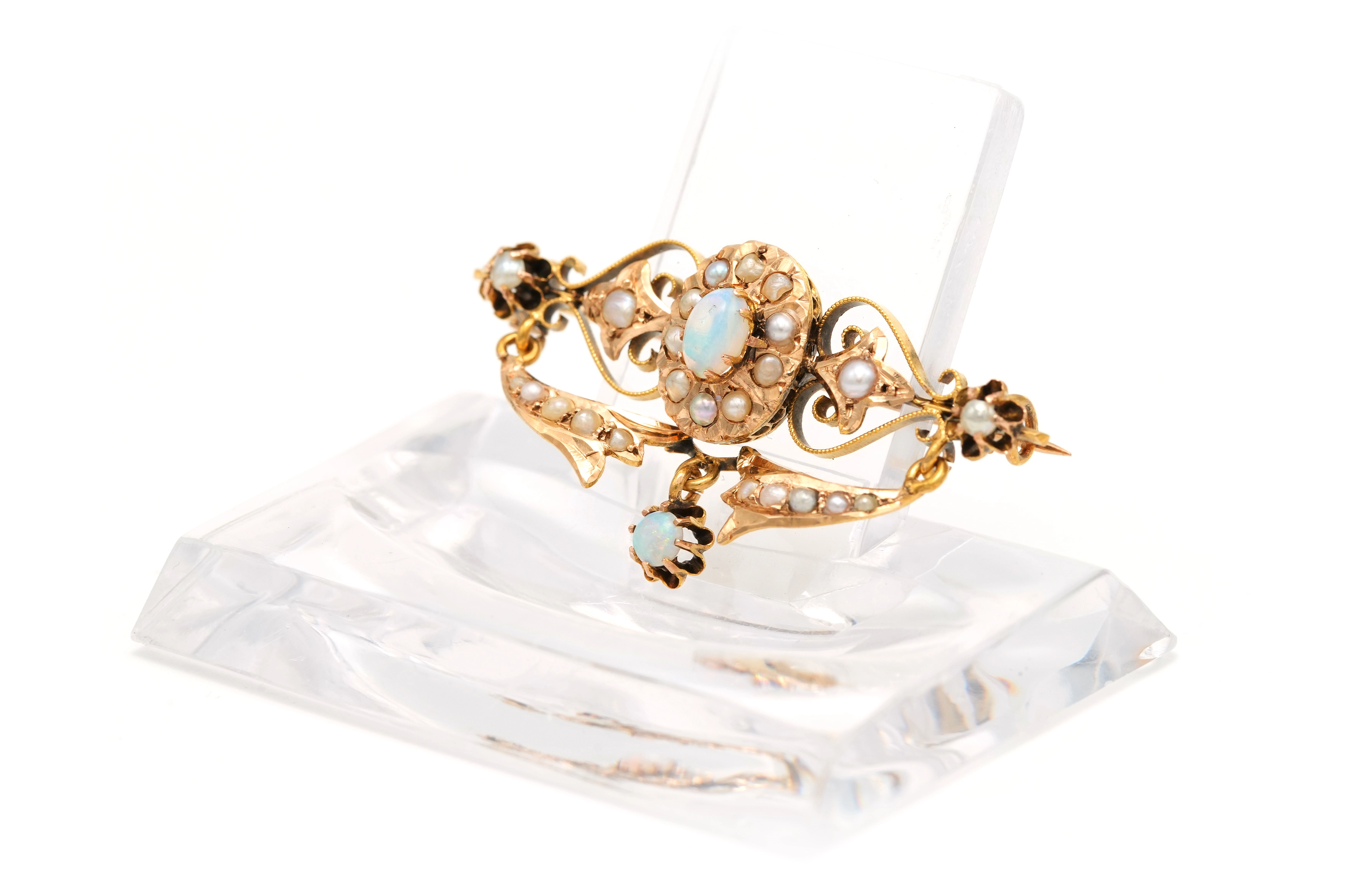 Broche Art Nouveau en or jaune 18 carats sertie d'opales et de perles - 4