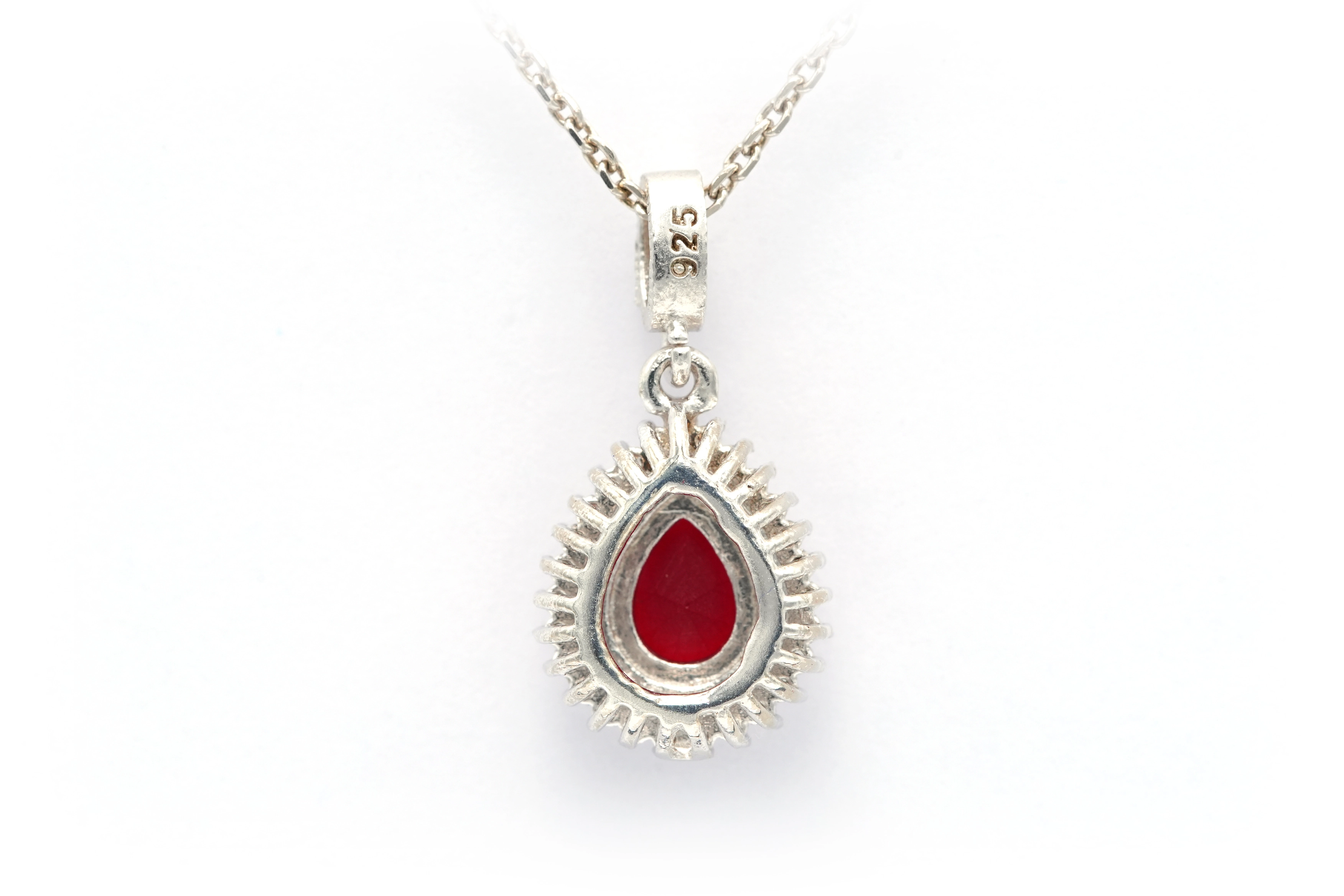 Collier contemporain en argent 925 serti d'un rubis et de zirconiums - 4