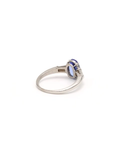 Bague contemporaine en platine sertie d'une tanzanite et de diamants "taille" baguette - 5