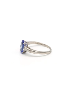 Bague contemporaine en platine sertie d'une tanzanite et de diamants "taille" baguette - 3