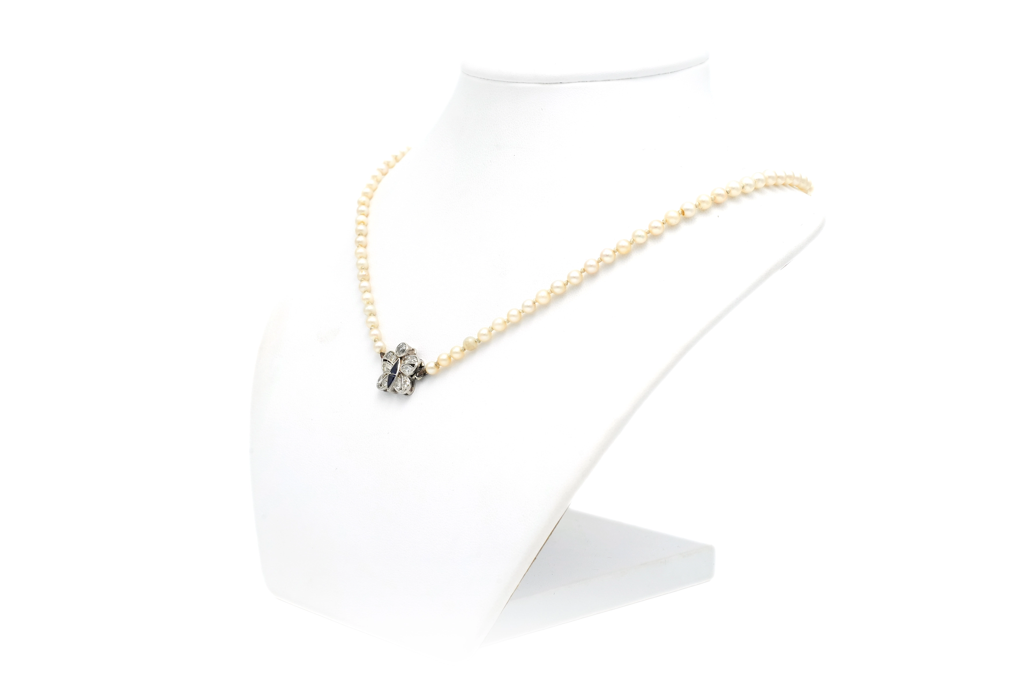 Collier Art Nouveau en or blanc 18 carats serti de diamant "taille" old cut et 8/8 et saphir de synthèse - 3