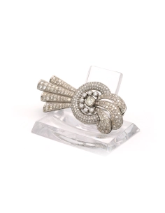 Broche Années 50 en or blanc 18 carats sertie de diamants "taille" brillant (+-3.468ct) - 2