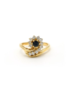 Bague contemporaine en or jaune 18 carats sertie d'un saphir et de diamants "taille" brillant (+-0.48ct) - 1