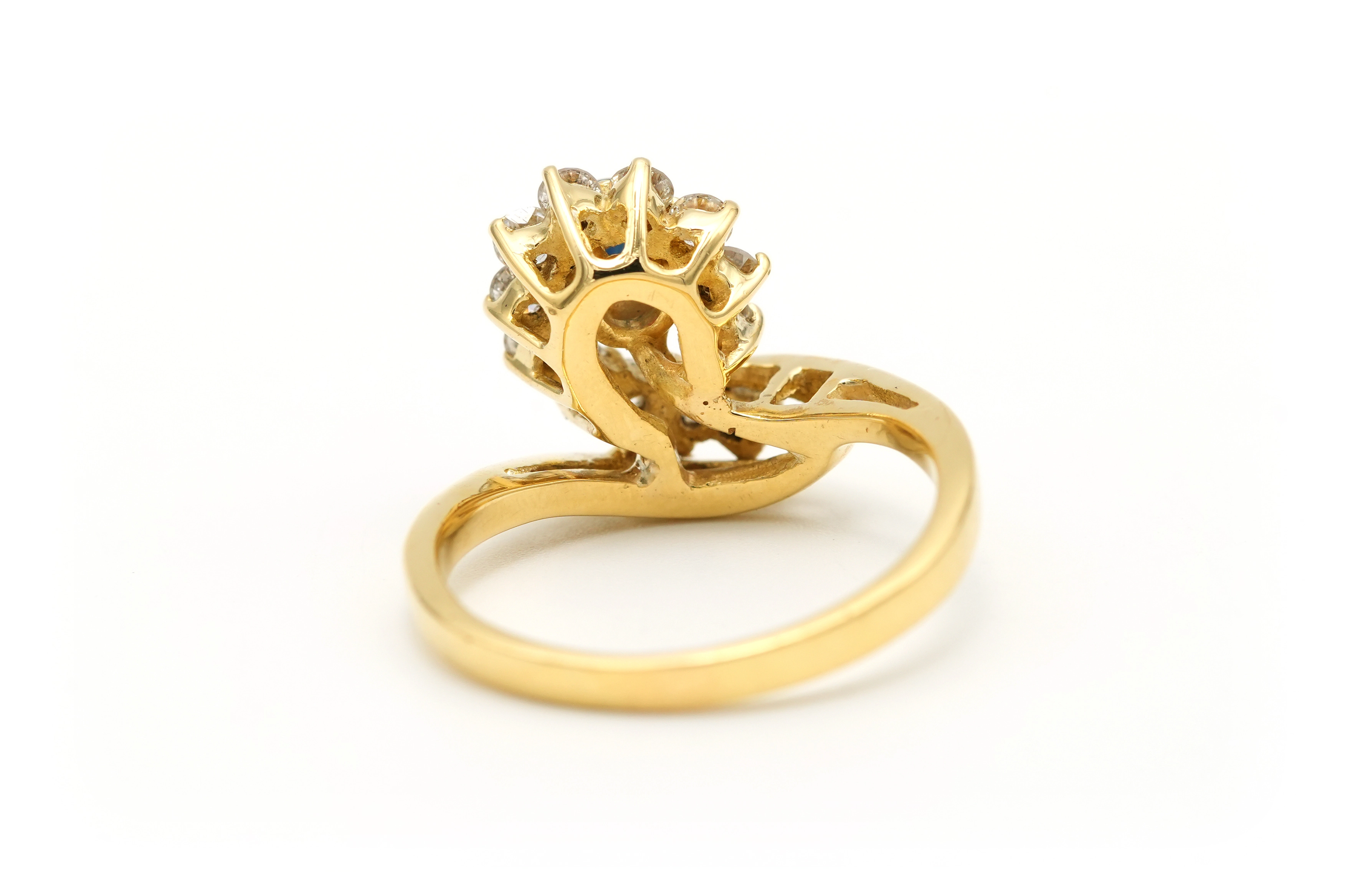 Bague contemporaine en or jaune 18 carats sertie d'un saphir et de diamants "taille" brillant (+-0.48ct) - 4