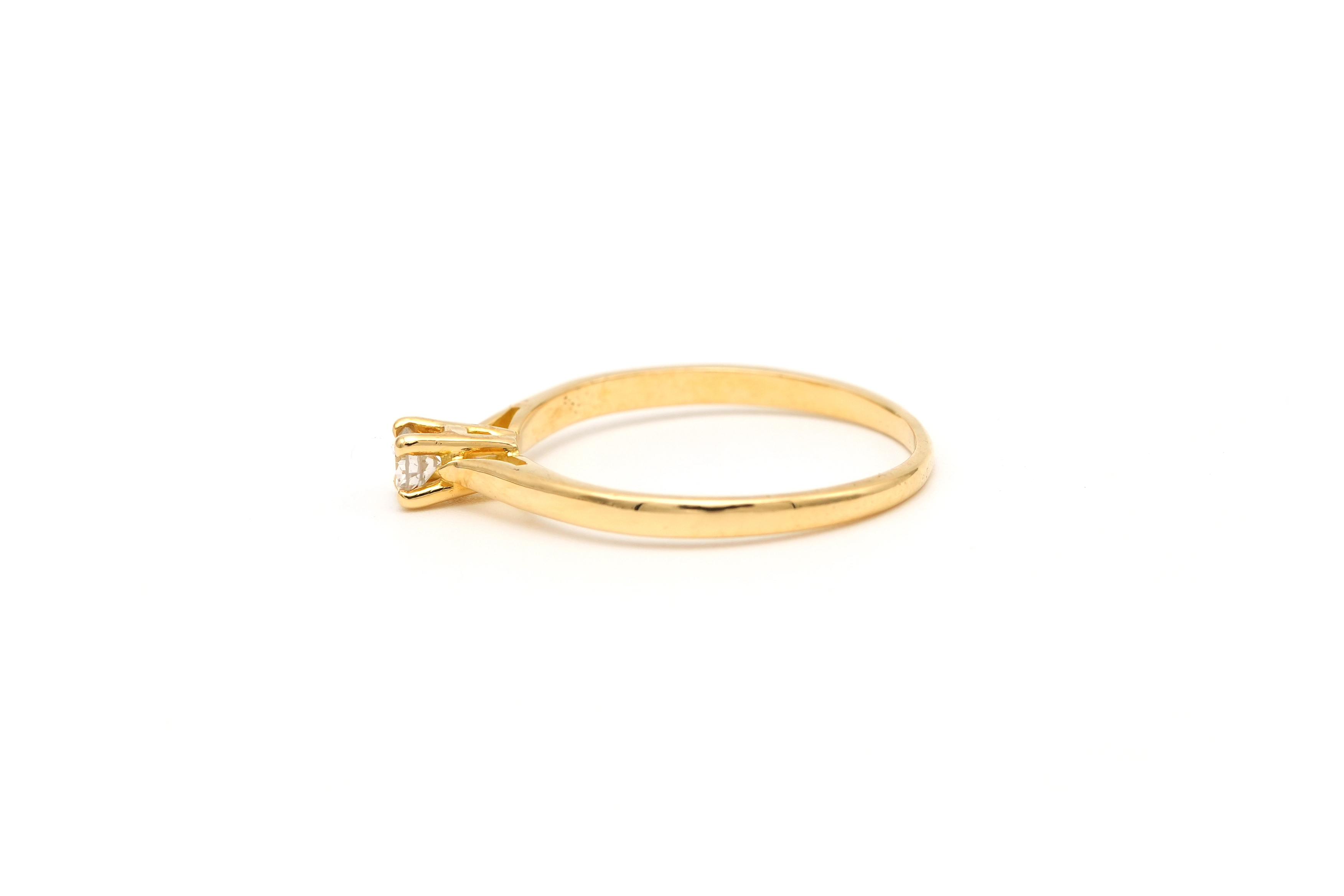 Solitaire contemporain en or jaune 18 carats serti d'un diamant "taille" brillant (+-0.09ct) - 3