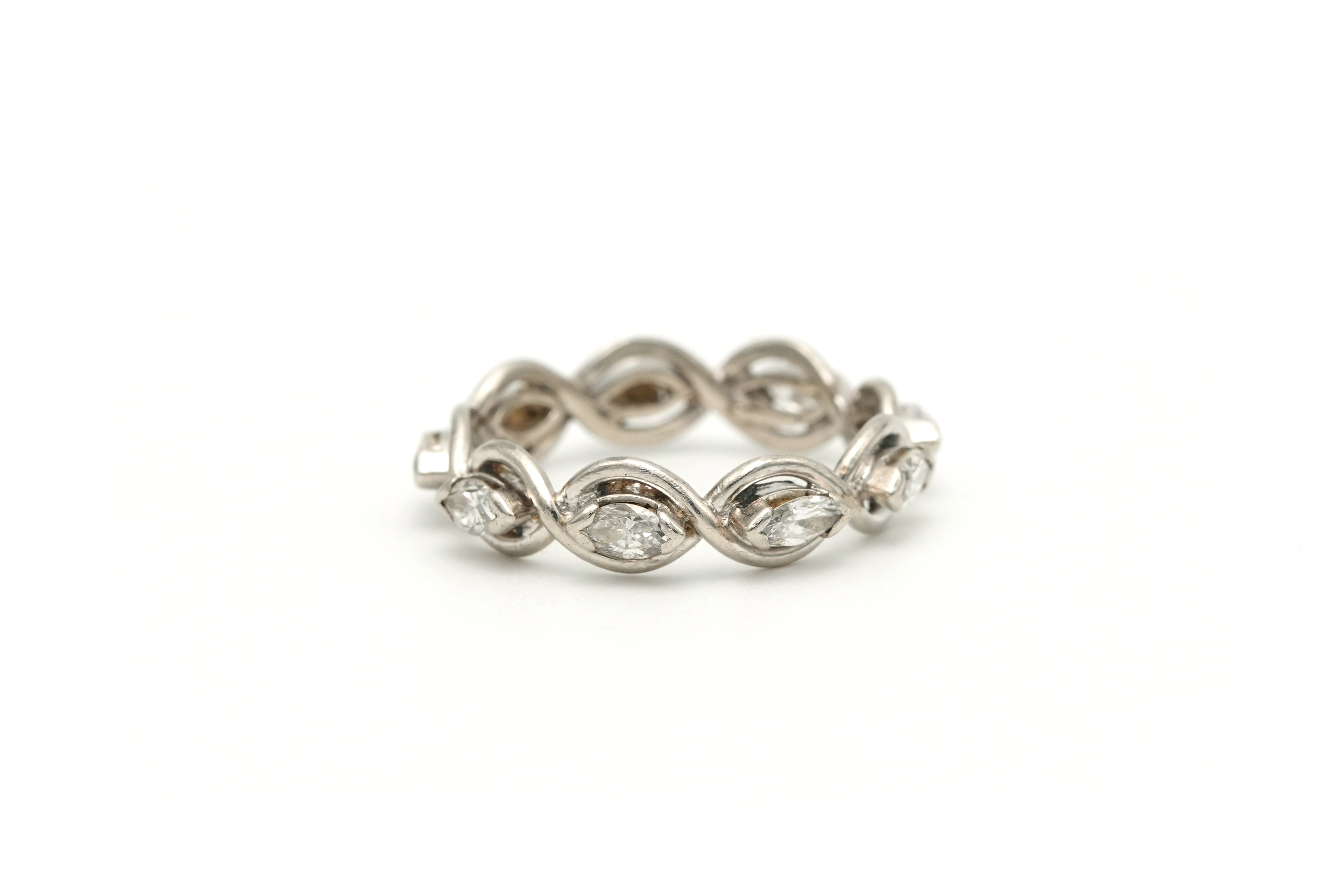 Bague contemporaine en platine sertie de diamants "taille" navette (+-0.81ct) - 3