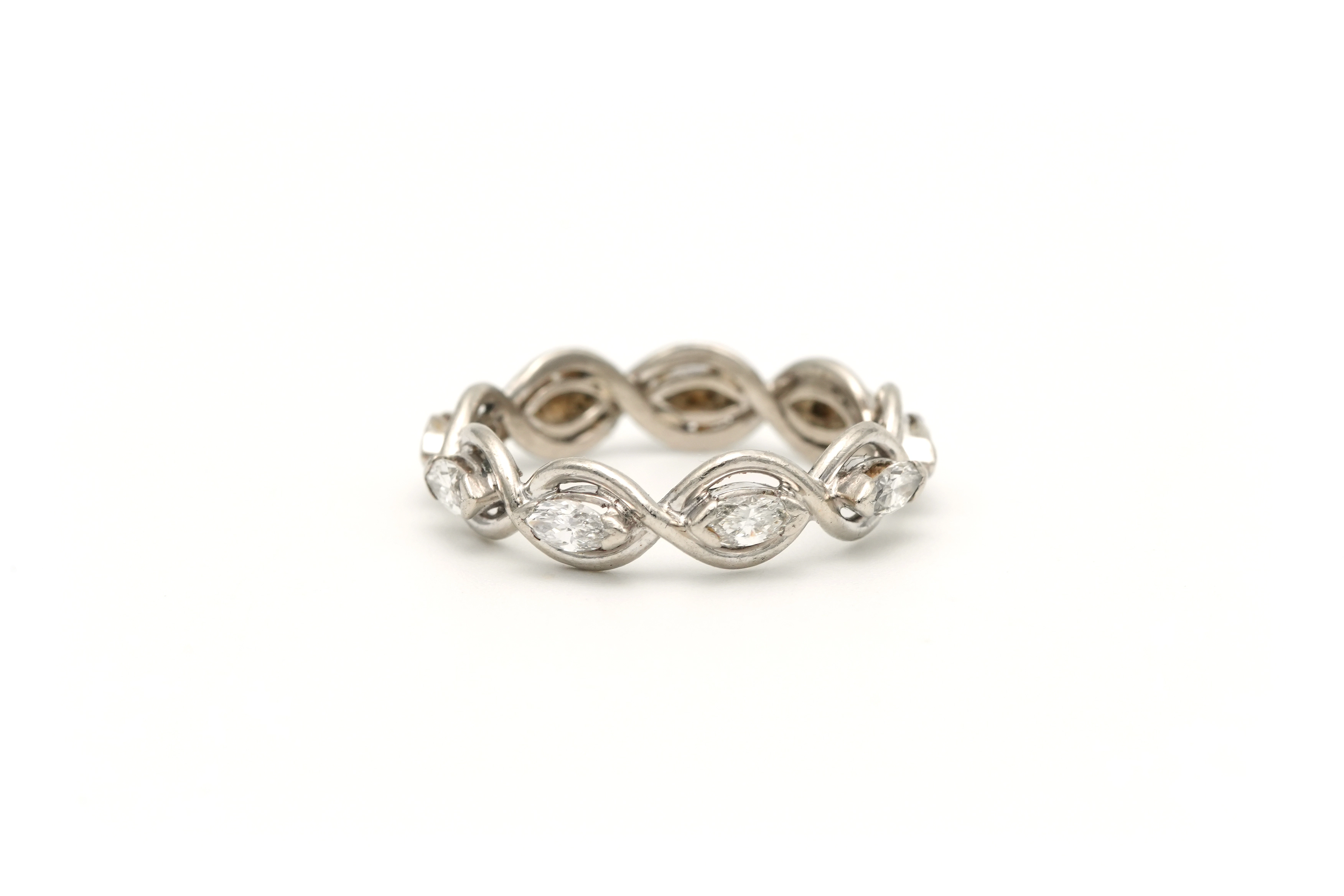 Bague contemporaine en platine sertie de diamants "taille" navette (+-0.81ct) - 5