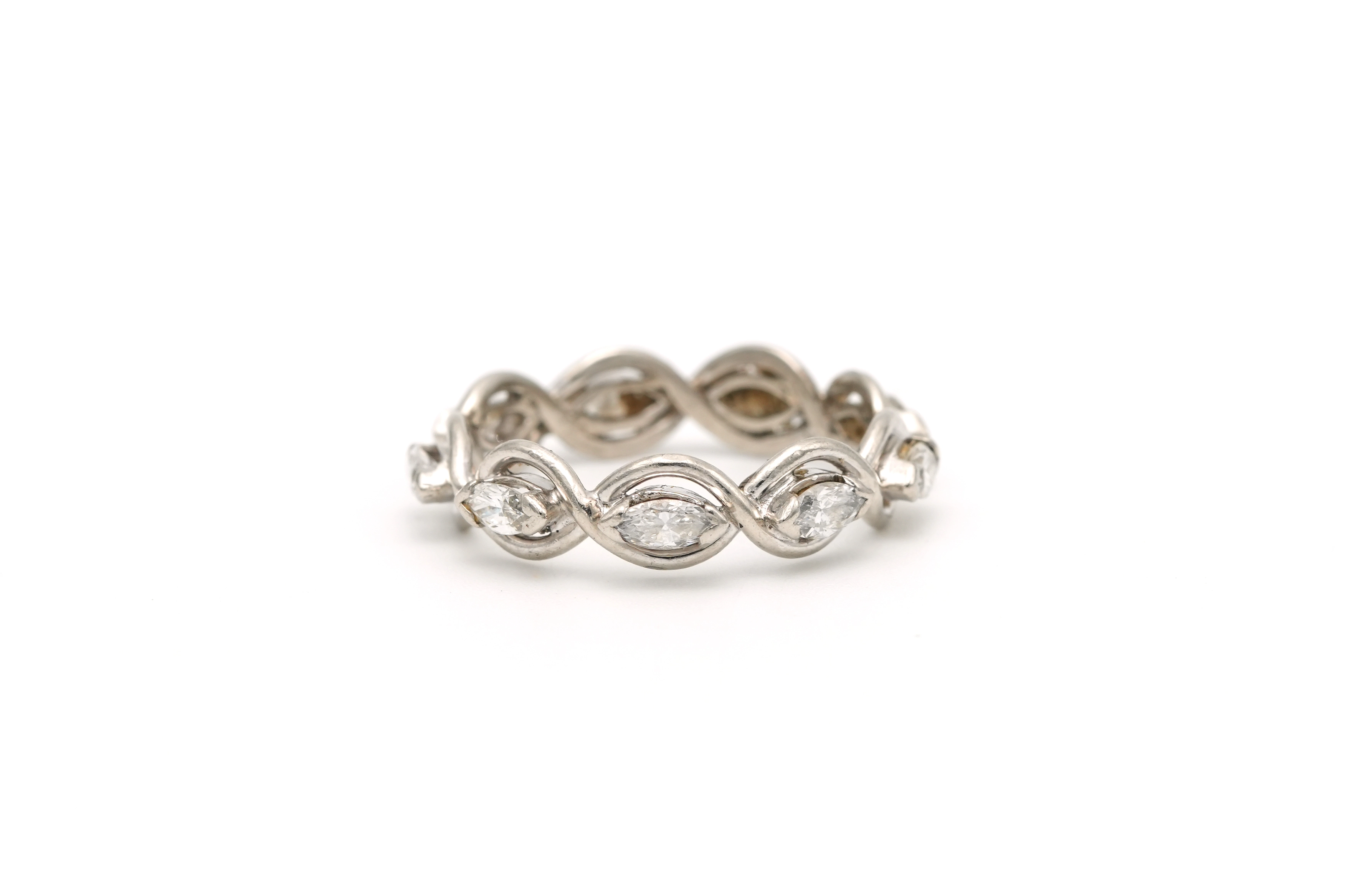 Bague contemporaine en platine sertie de diamants "taille" navette (+-0.81ct) - 6