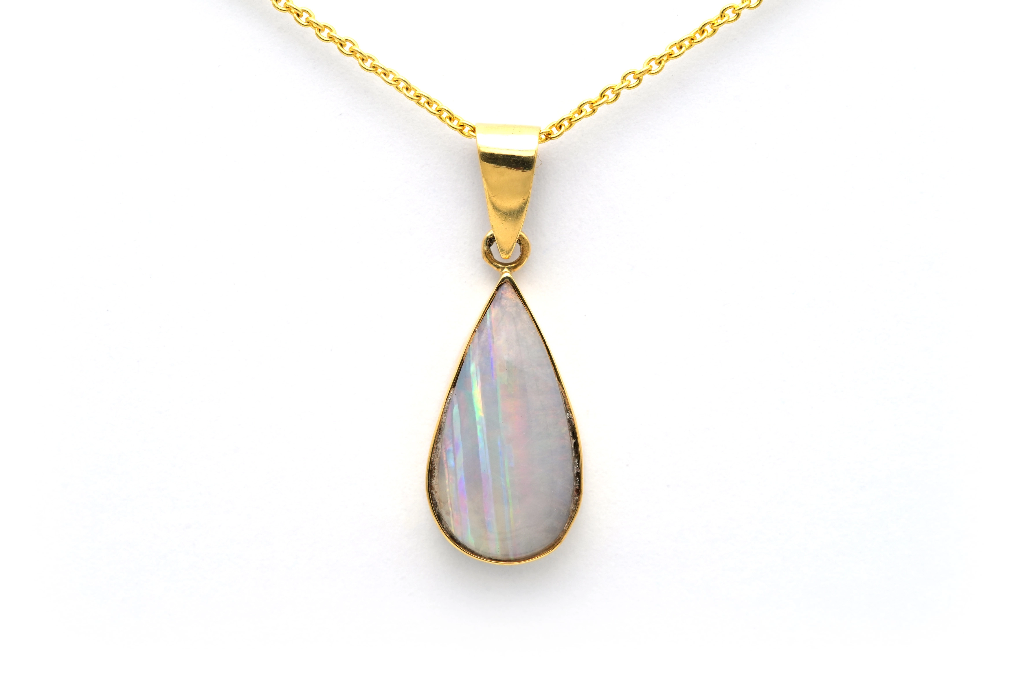 Pendentif contemporain en or jaune 18 carats serti d'une opale - 1