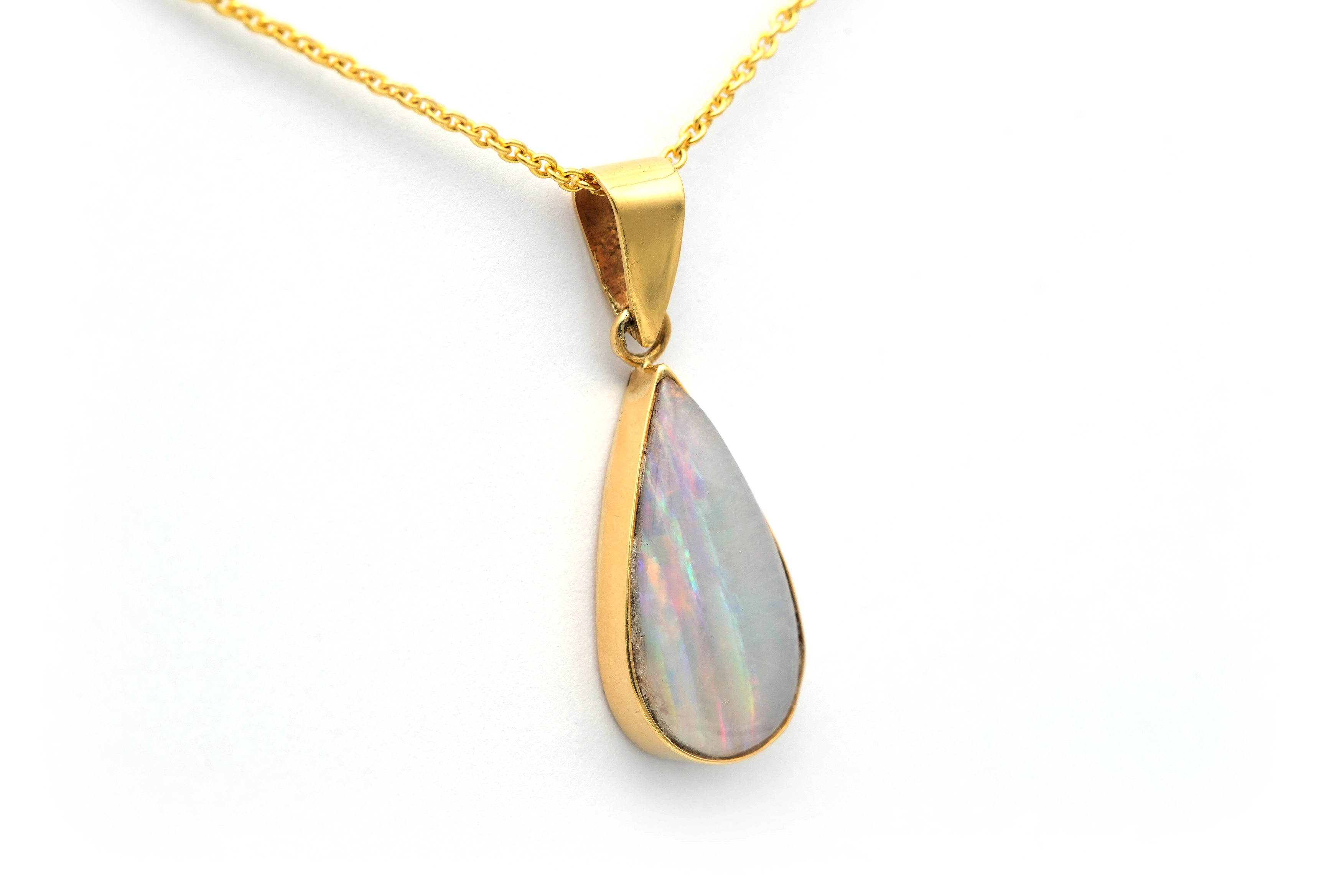 Pendentif contemporain en or jaune 18 carats serti d'une opale - 3