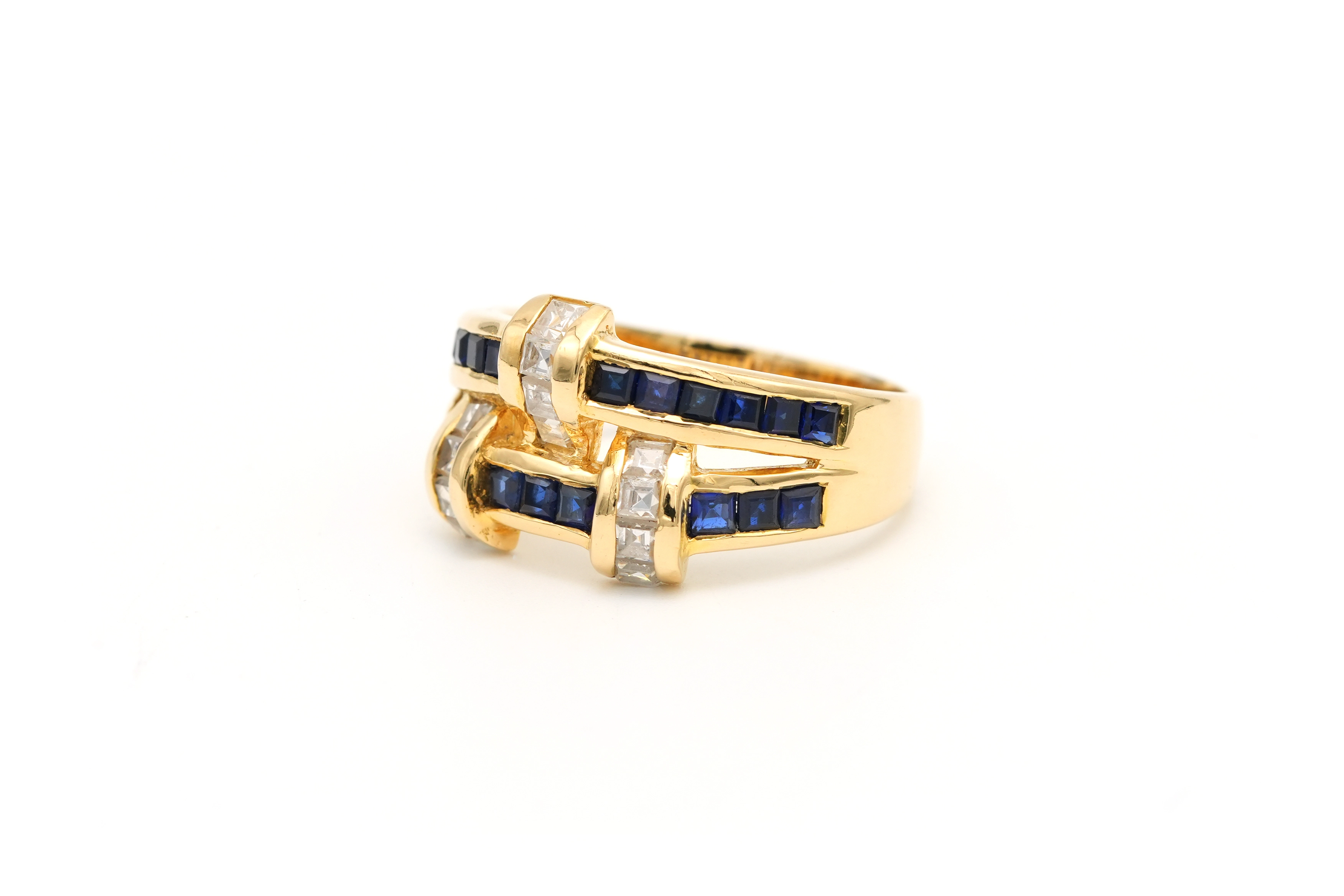 Bague contemporaine en or jaune 18 carats sertie de zirconiums et de saphirs - 2