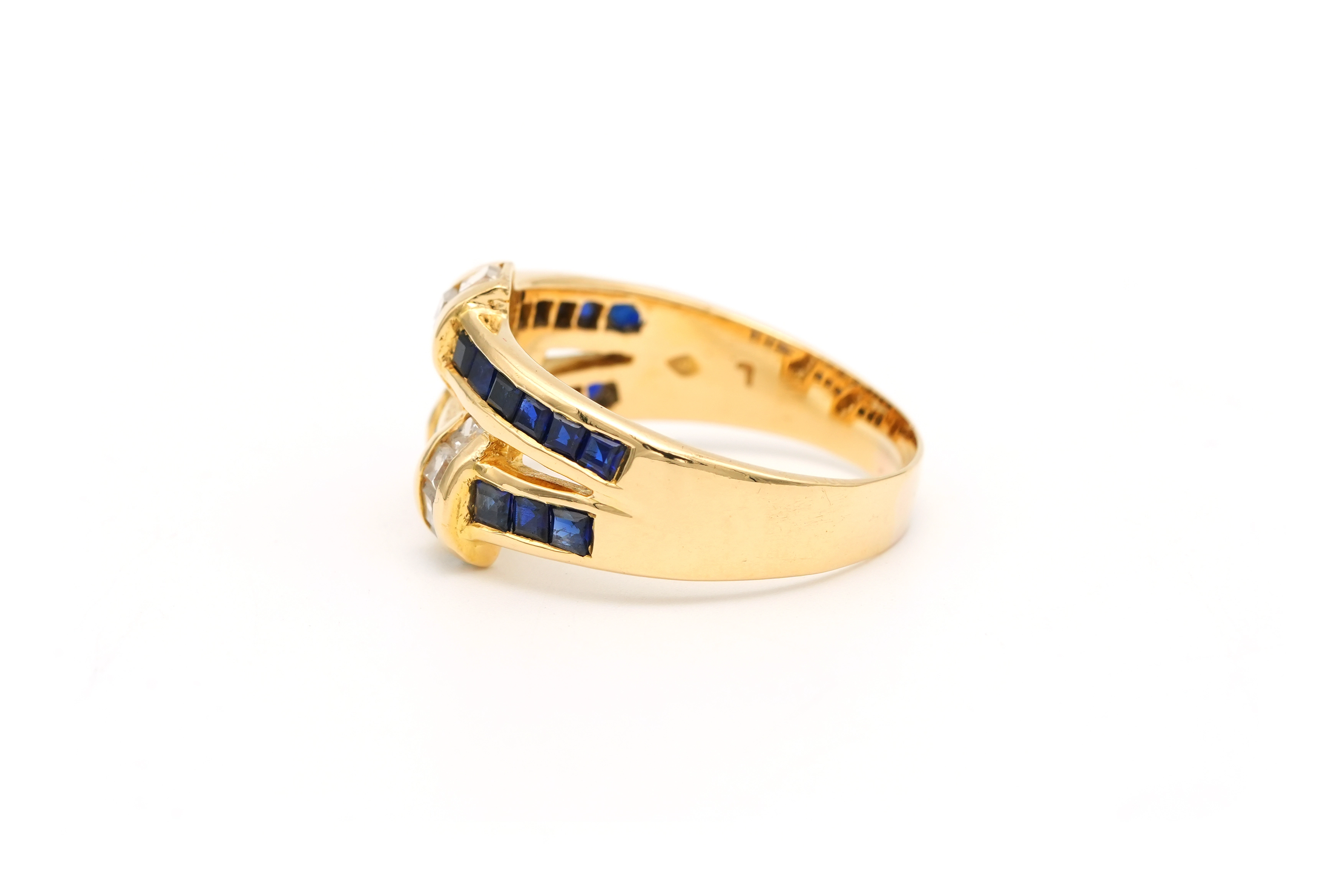 Bague contemporaine en or jaune 18 carats sertie de zirconiums et de saphirs - 3