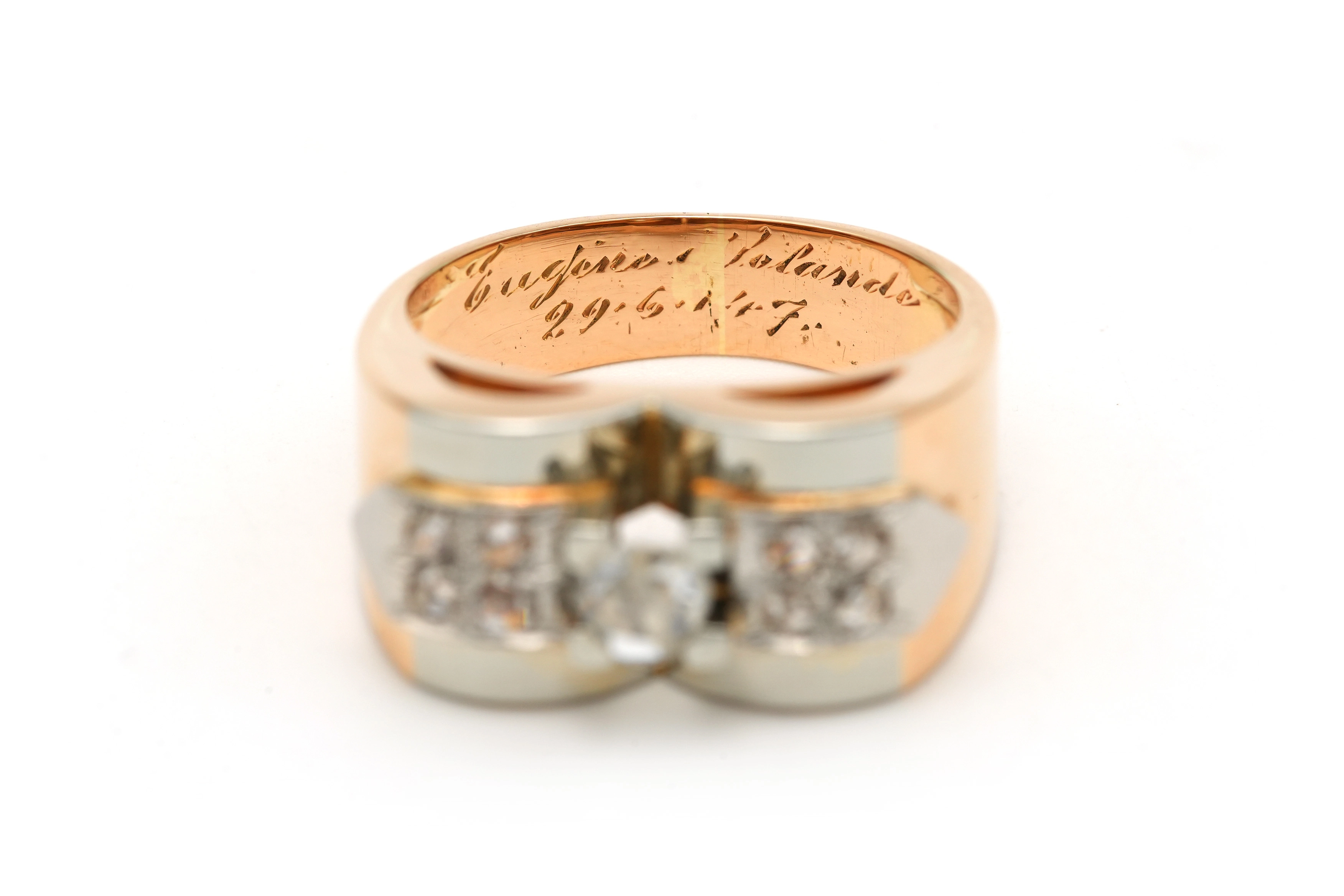 Bague Art Déco en or blanc et jaune 18 carats sertie de diamants "taille" rose - 7