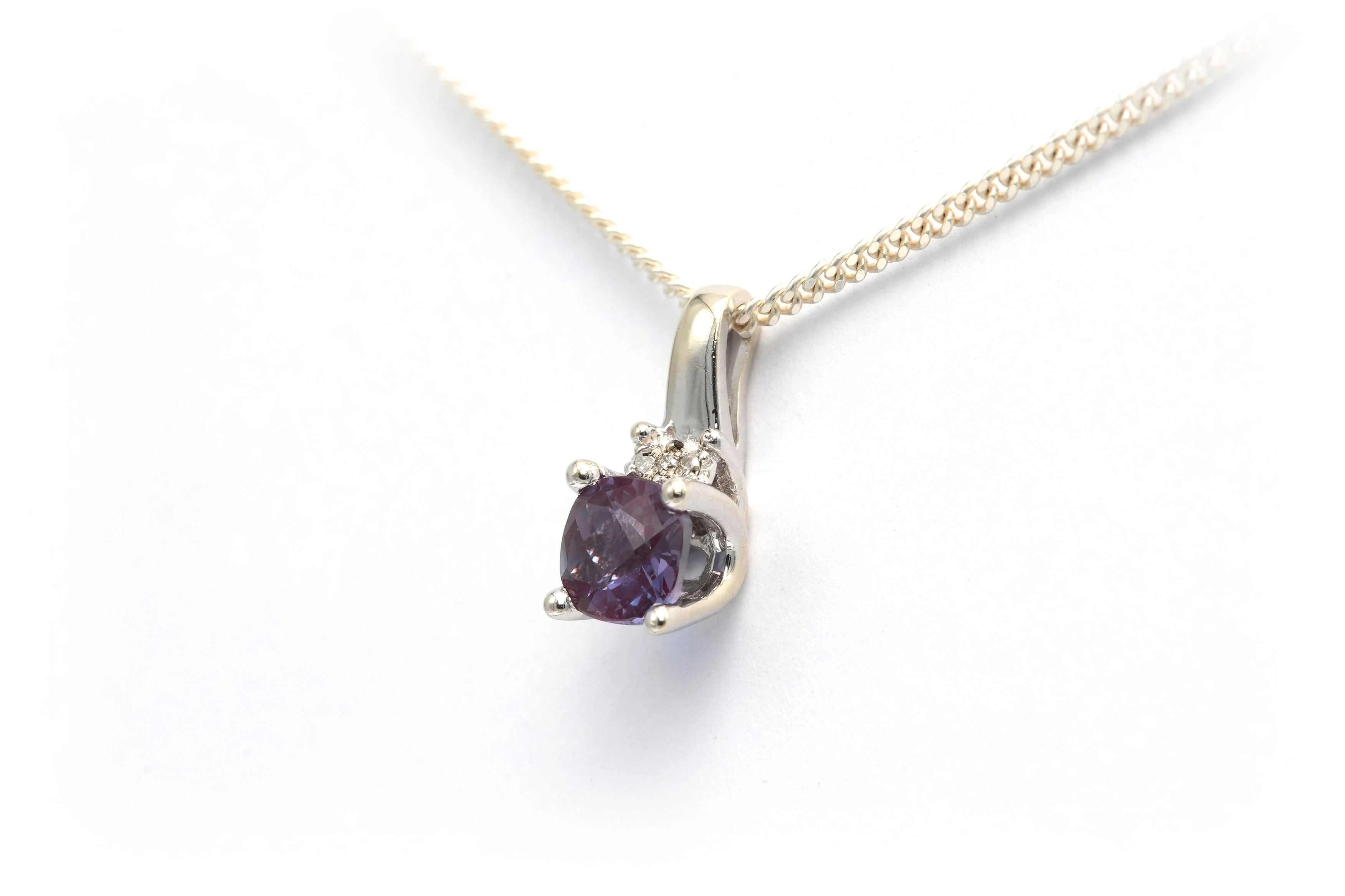 Pendentif contemporain en or blanc 14 carats serti d'une topaze mystique et de diamants "taille" brillant (+-0,02ct) - 2