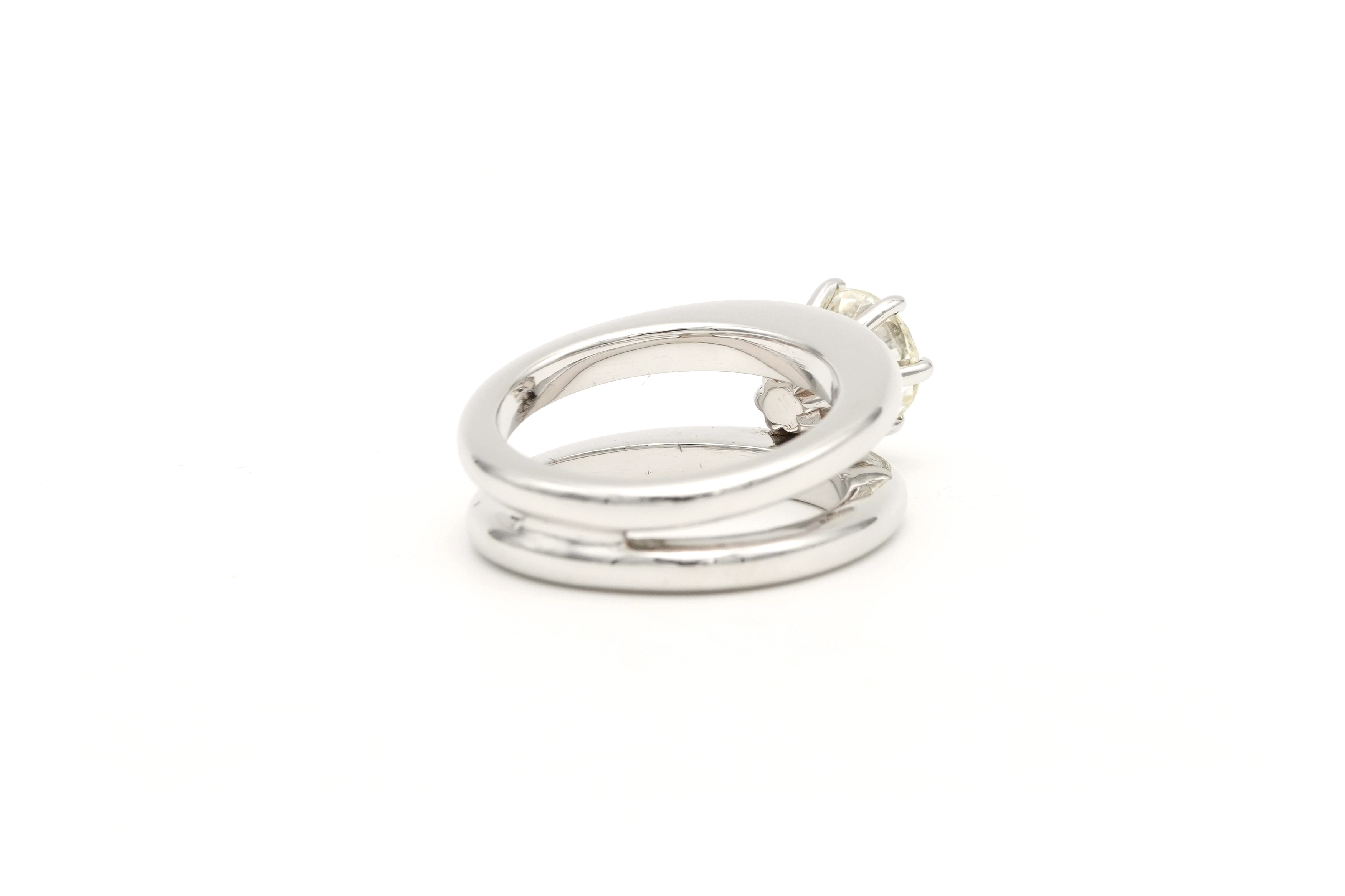 Bague contemporaine en or blanc 18 carats sertie d'un diamant "taille" brillant (+-1.15ct) - 5