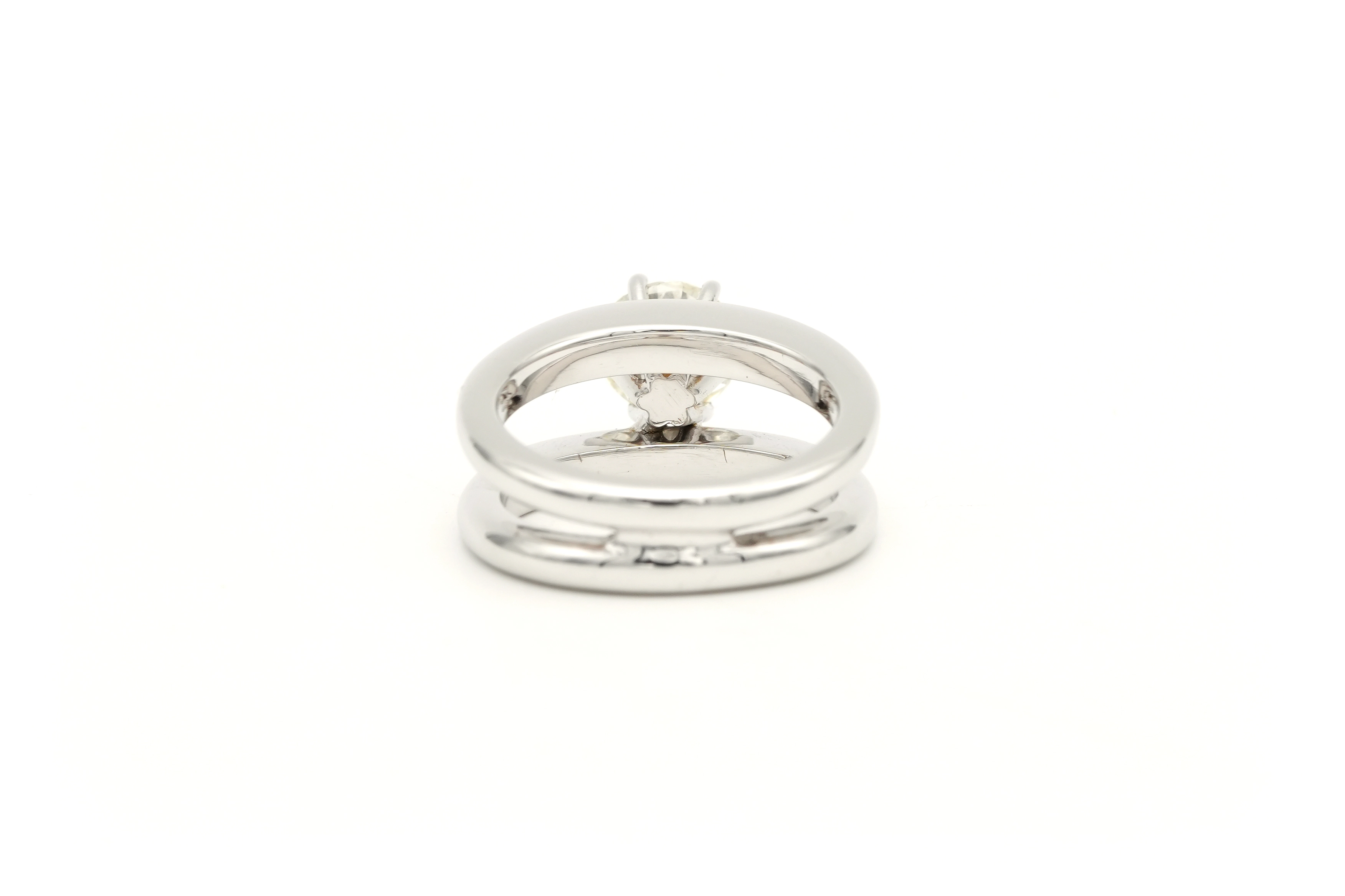 Bague contemporaine en or blanc 18 carats sertie d'un diamant "taille" brillant (+-1.15ct) - 4