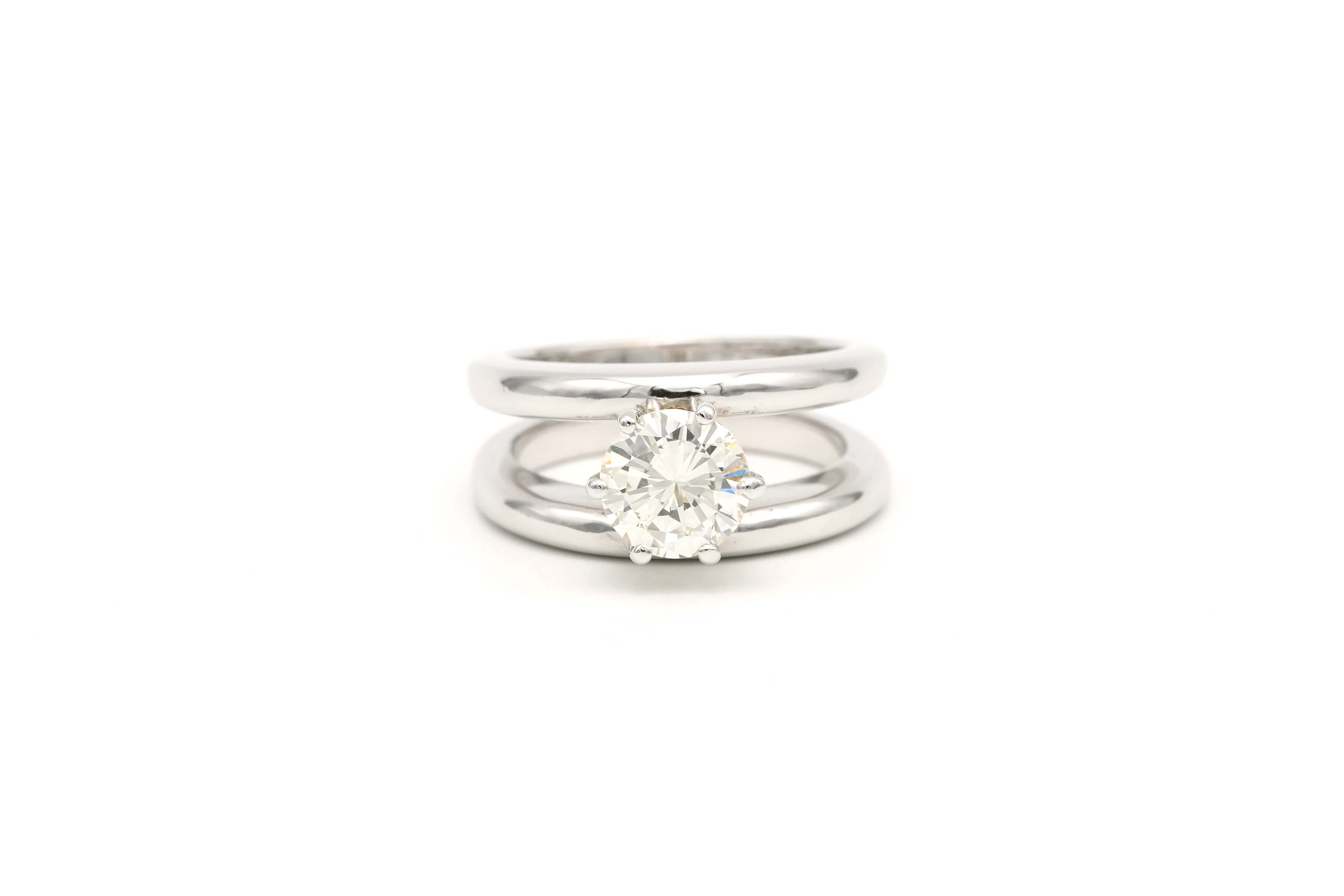 Bague contemporaine en or blanc 18 carats sertie d'un diamant "taille" brillant (+-1.15ct) - 1
