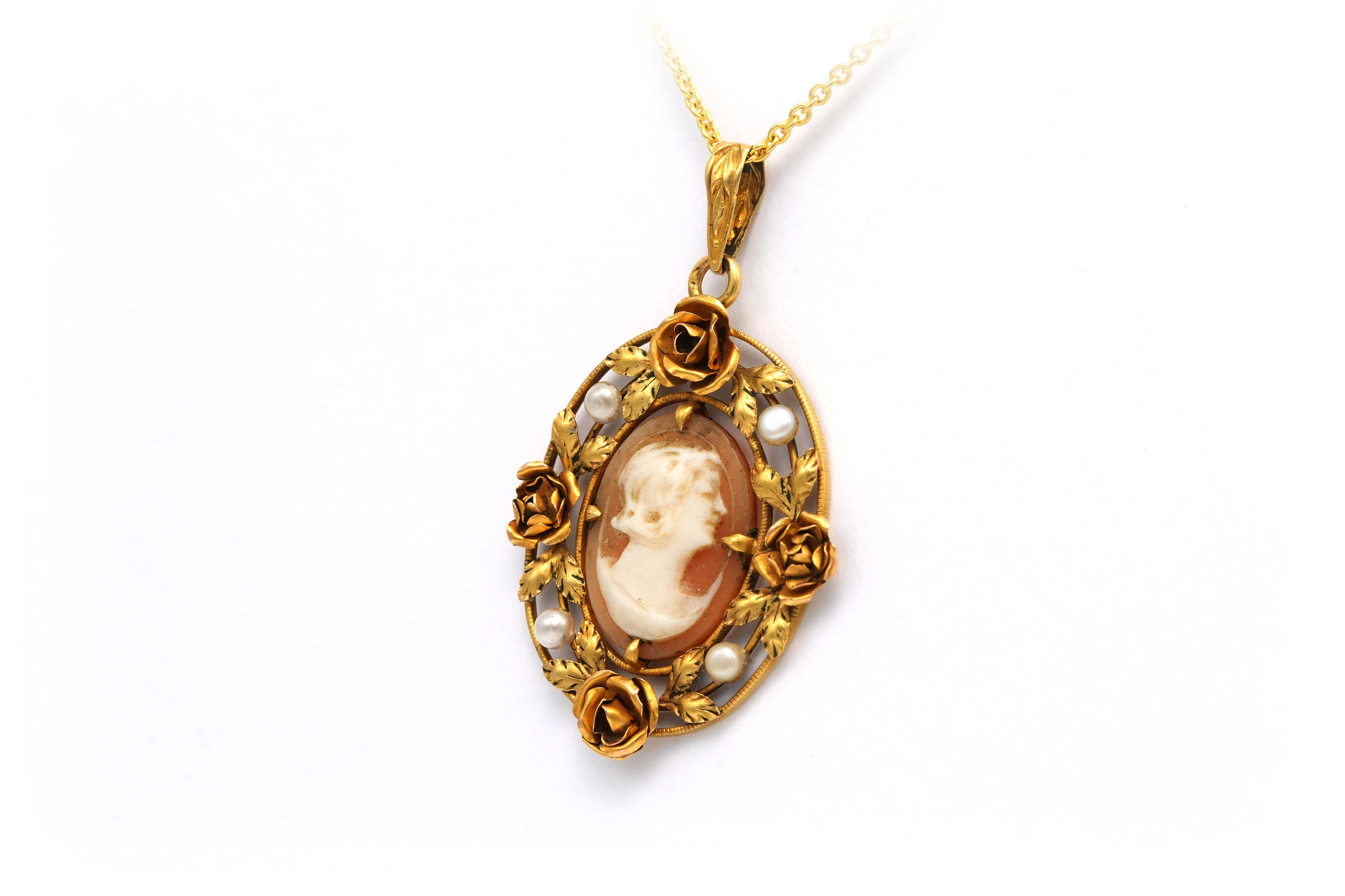 Pendentif Art Nouveau en or jaune 18 carats serti de perles et d'un camée - 2