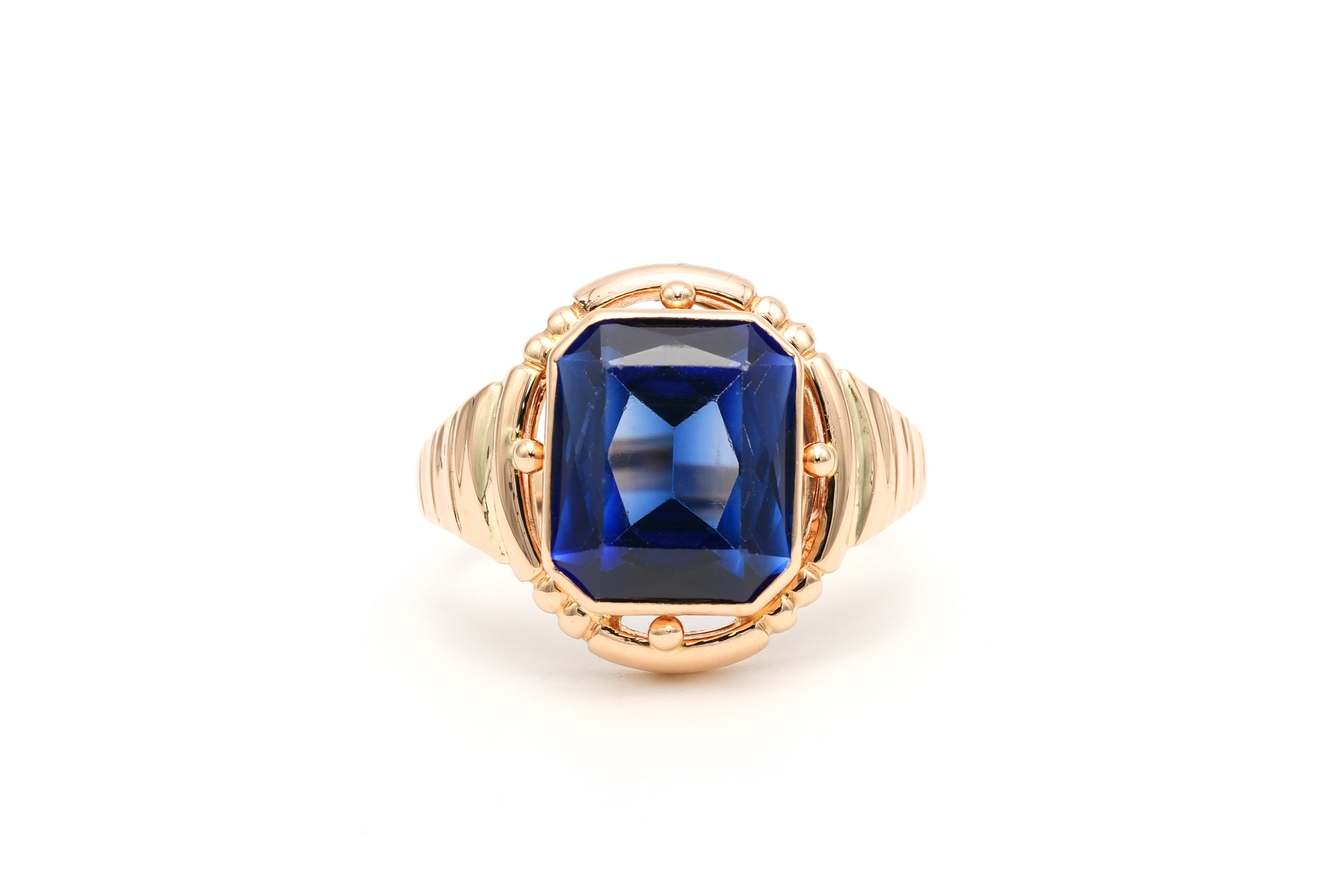 Bague Art Déco en or jaune 18 carats sertie d'un saphir de synthèse - - 1