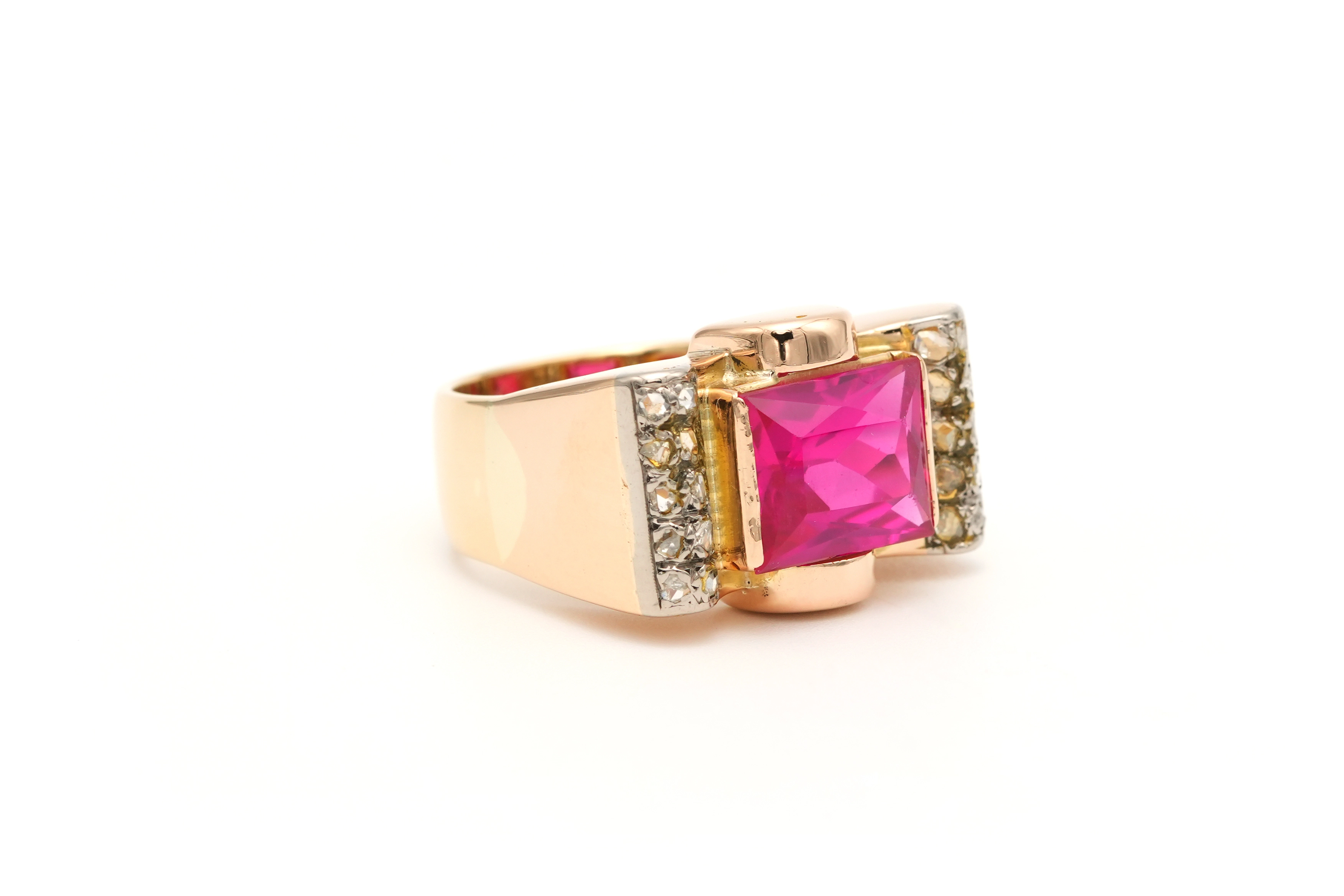 Bague Art Déco en or jaune 18 carats sertie d'une spinelle de synthèse et de diamants "taille" rose - 6