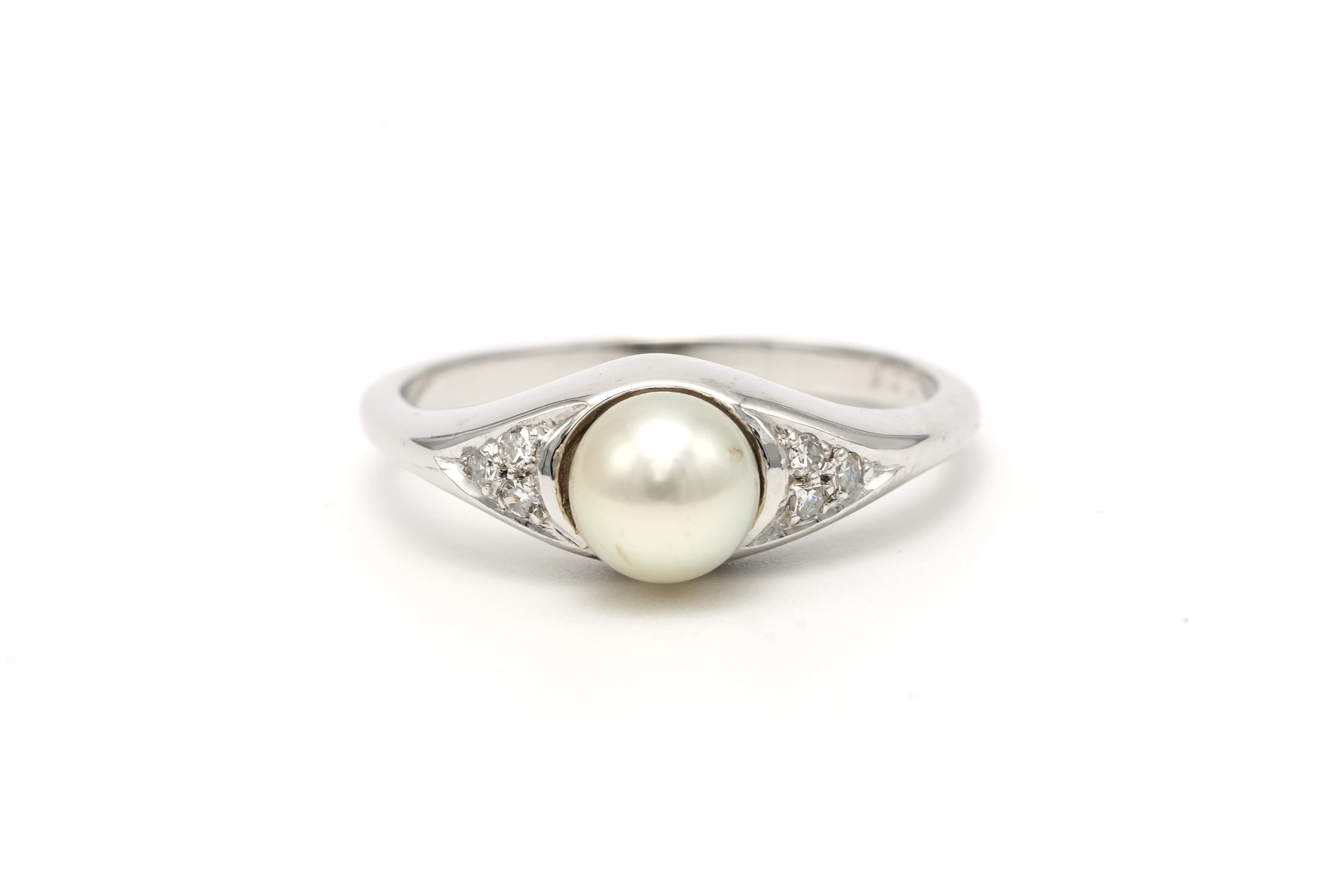Bague Art Déco en or blanc 18 carats sertie d'une perle et de diamants - - 1