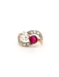 Bague Art Nouveau en or jaune 18 carats sertie d'un rubis de synthèse et de diamants "taille" rose - 1