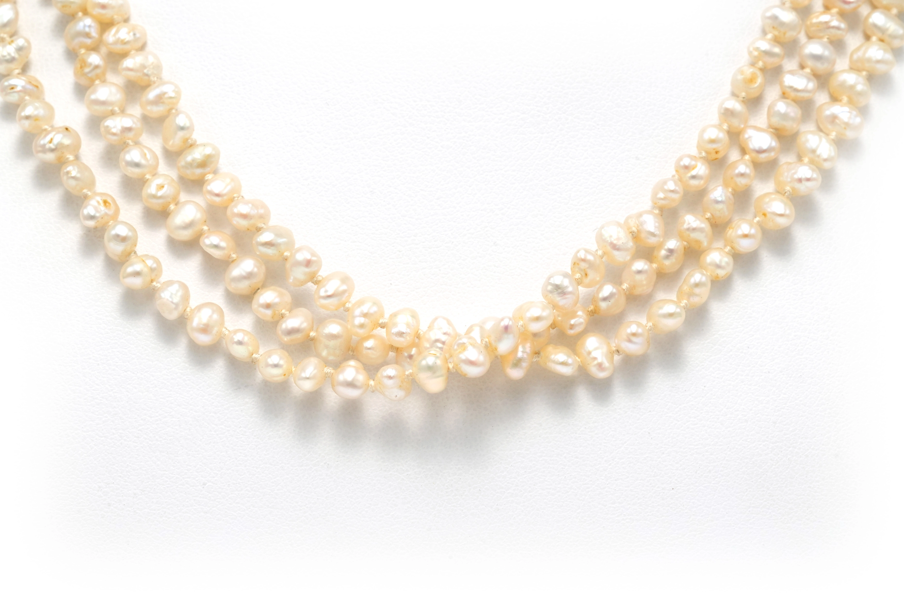 Collier Années 70 en or blanc 18 carats serti de perles et de rubis - 4